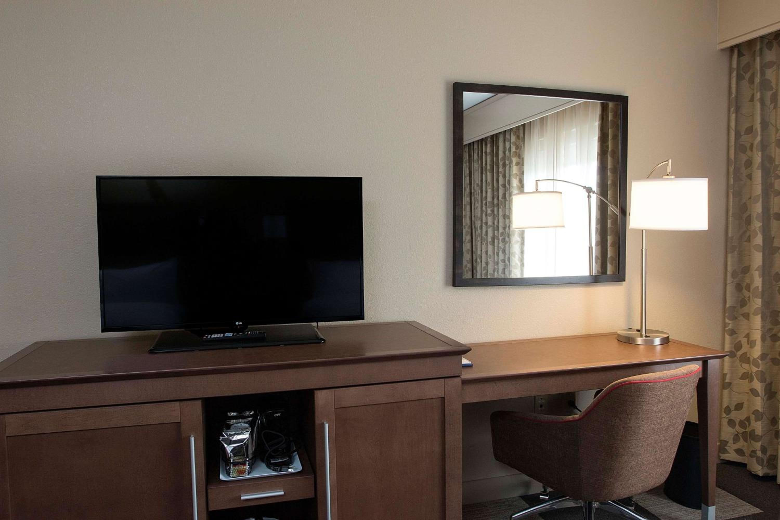 Queen Room with Two Queen Beds - Mobility and Hearing Access/Non-Smoking photo 1