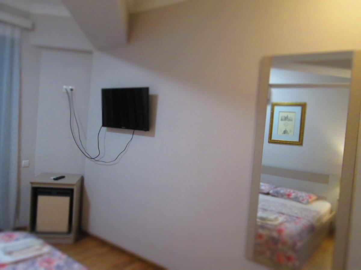Double Room with Balcony (2 Adults + 1 Child) photo 1
