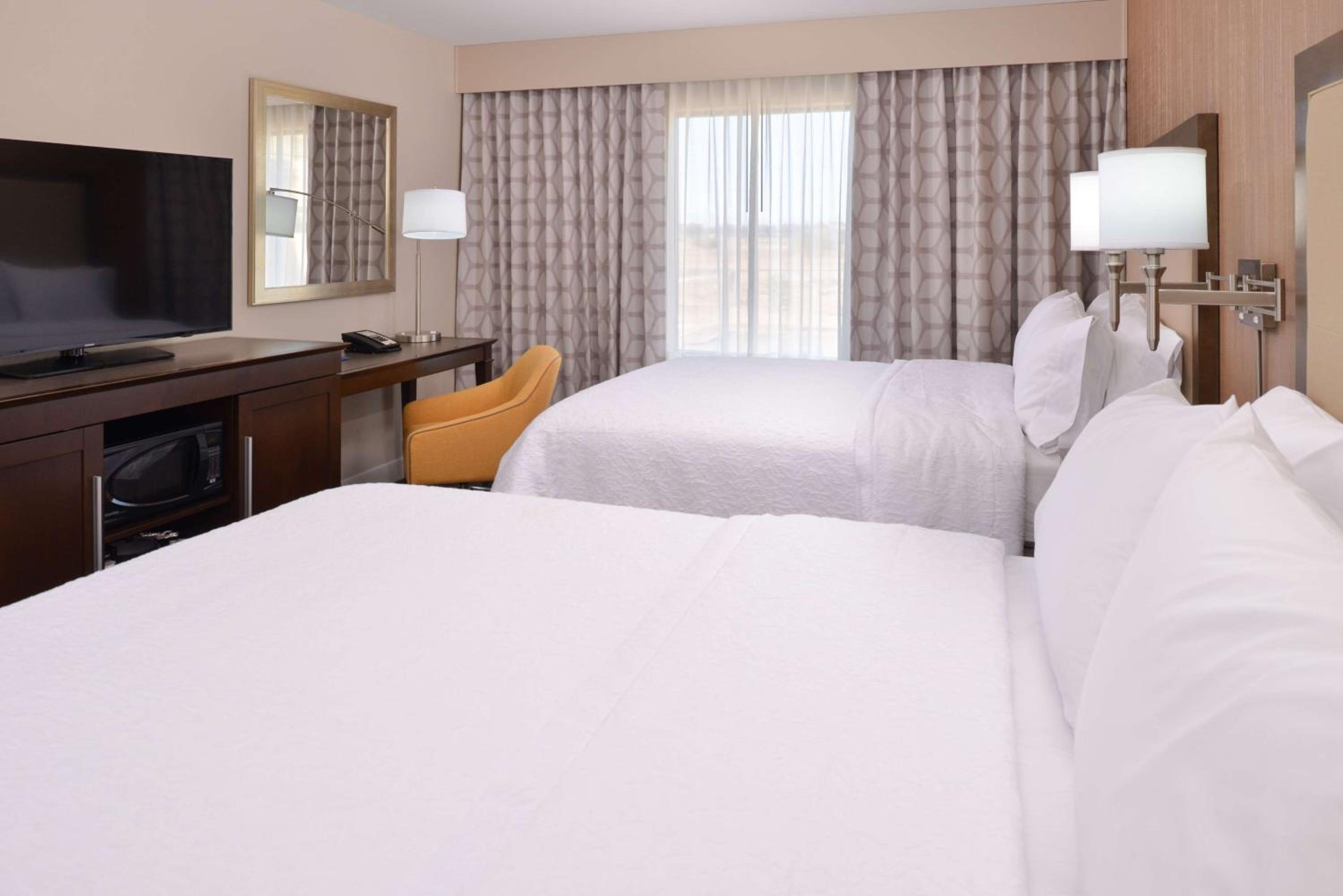 Queen Room with Two Queen Beds - Hearing Access/Non-Smoking