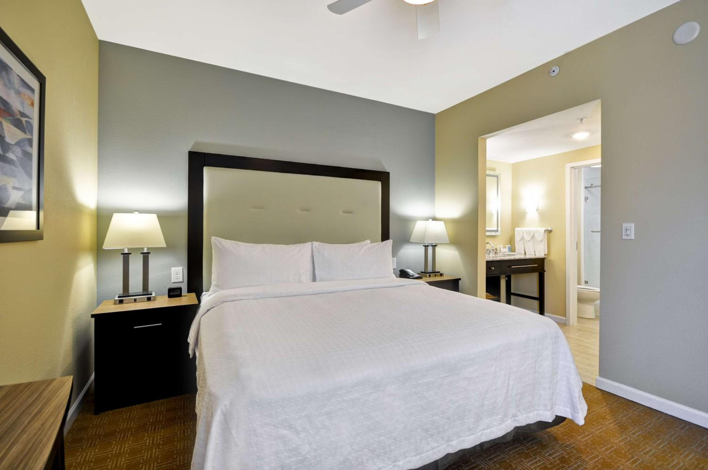 King Studio Suite - Hearing Access/Non-Smoking