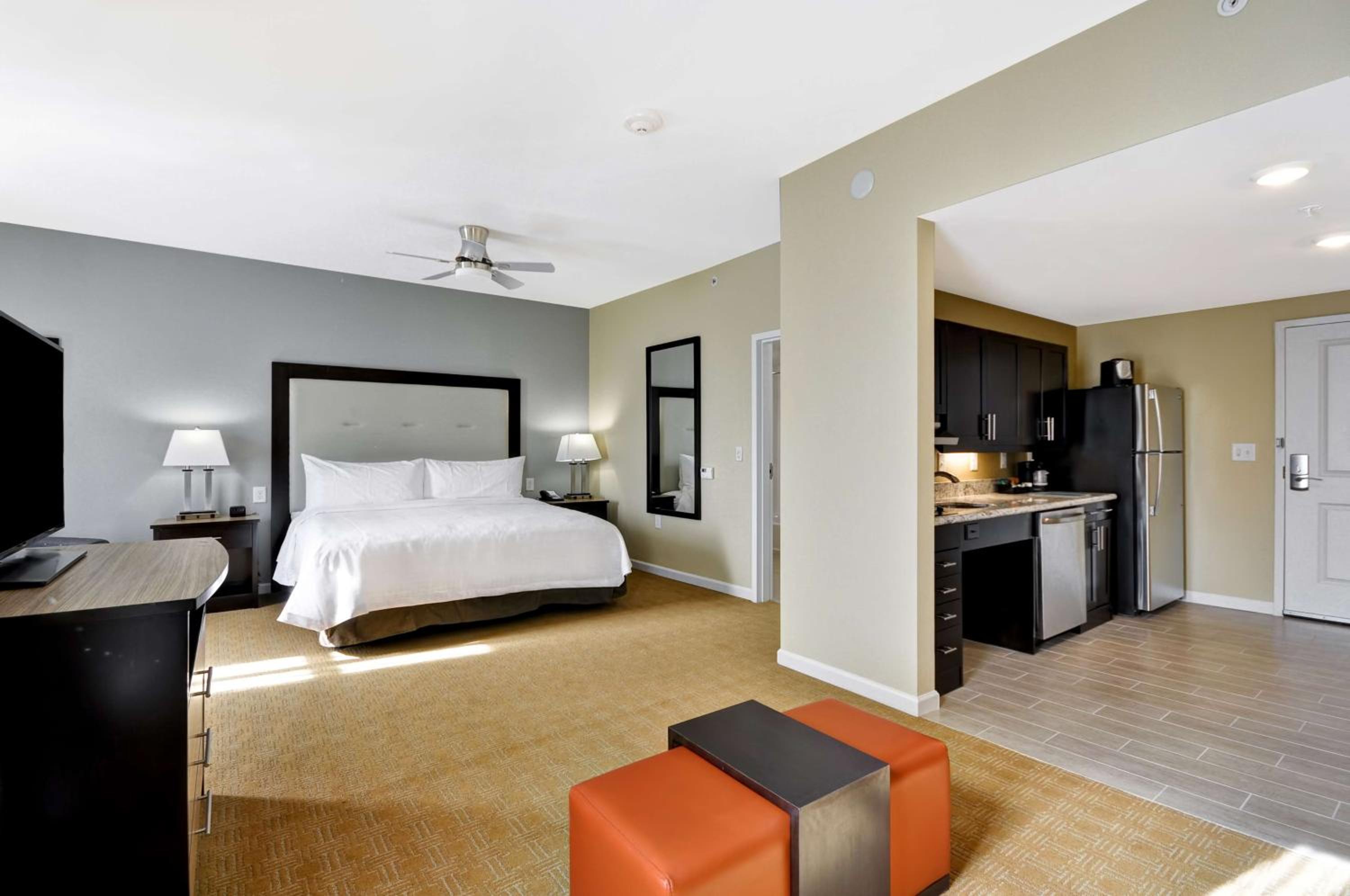 King Studio Suite - Mobility Access/Non-Smoking