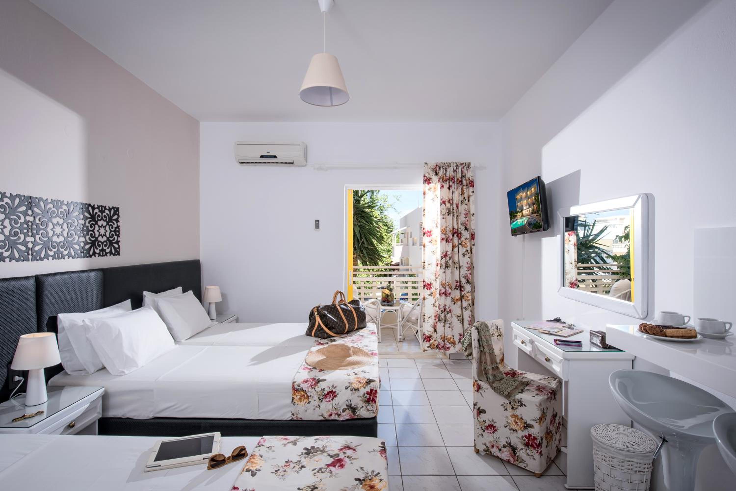 Premium Mini Suite (up to 3 people) photo 1