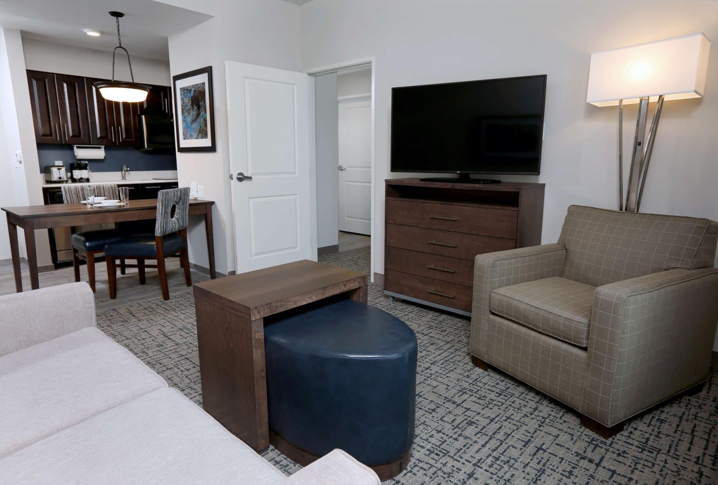 One-Bedroom King Suite - Non-Smoking photo 1
