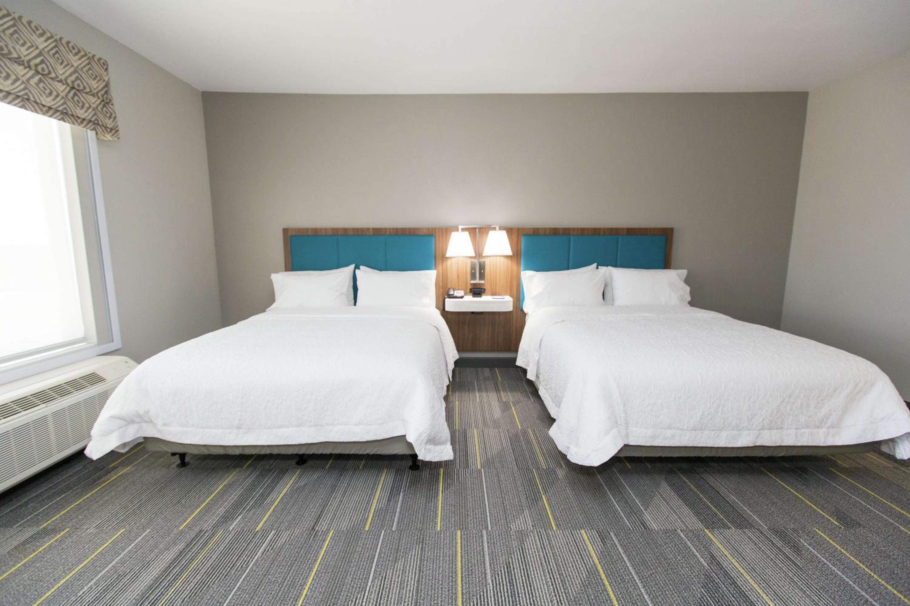 Queen Room with Two Queen Beds - Hearing Access/Non-Smoking - Photo 3