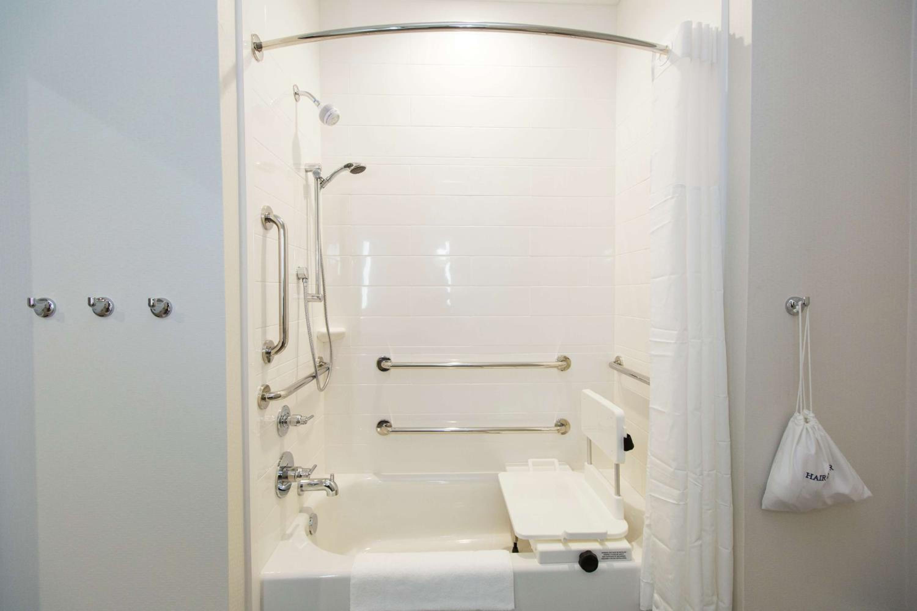 Queen Room with Two Queen Beds - Mobility and Hearing Access - Photo 3