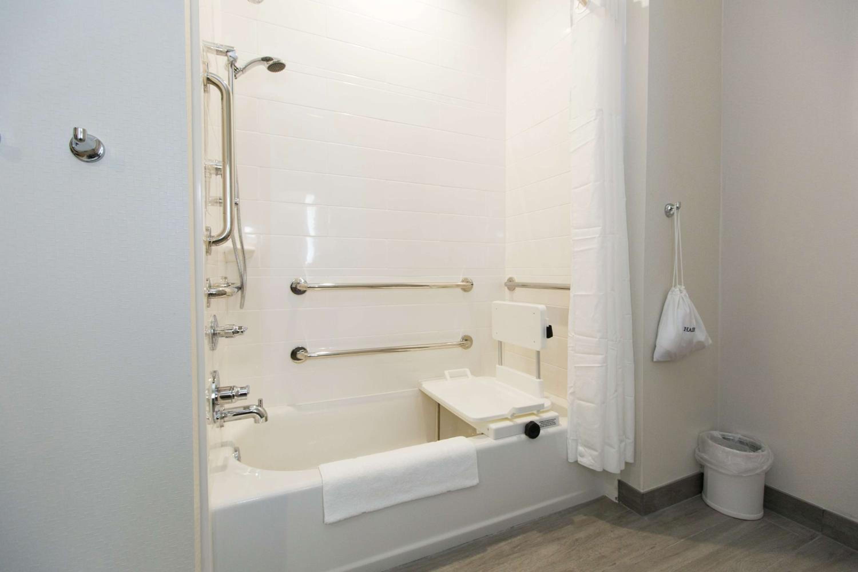 Queen Room with Two Queen Beds - Mobility and Hearing Access - Photo 6