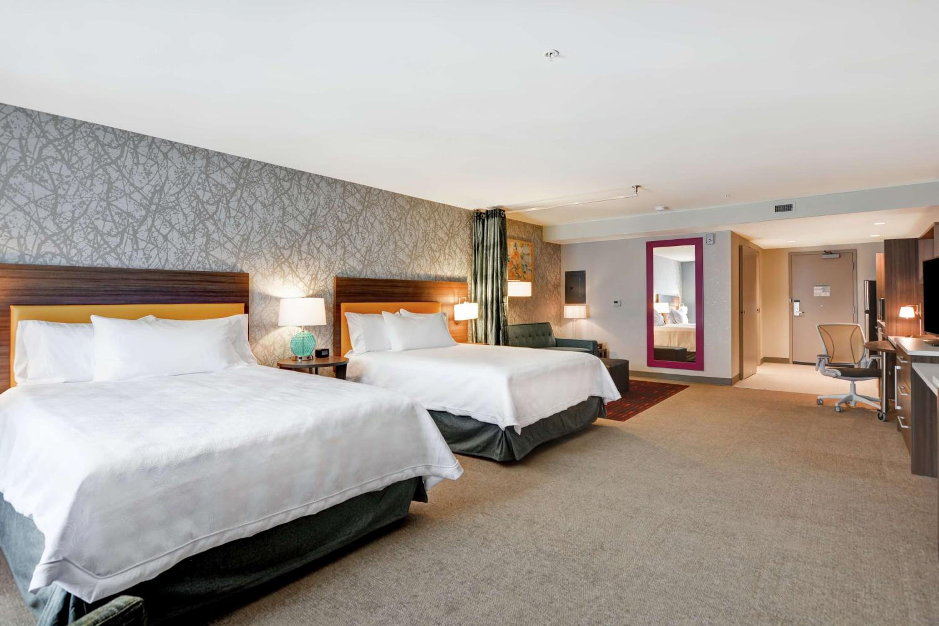 Queen Studio with Two Queen Beds - Mobility Access/Non-Smoking photo 3