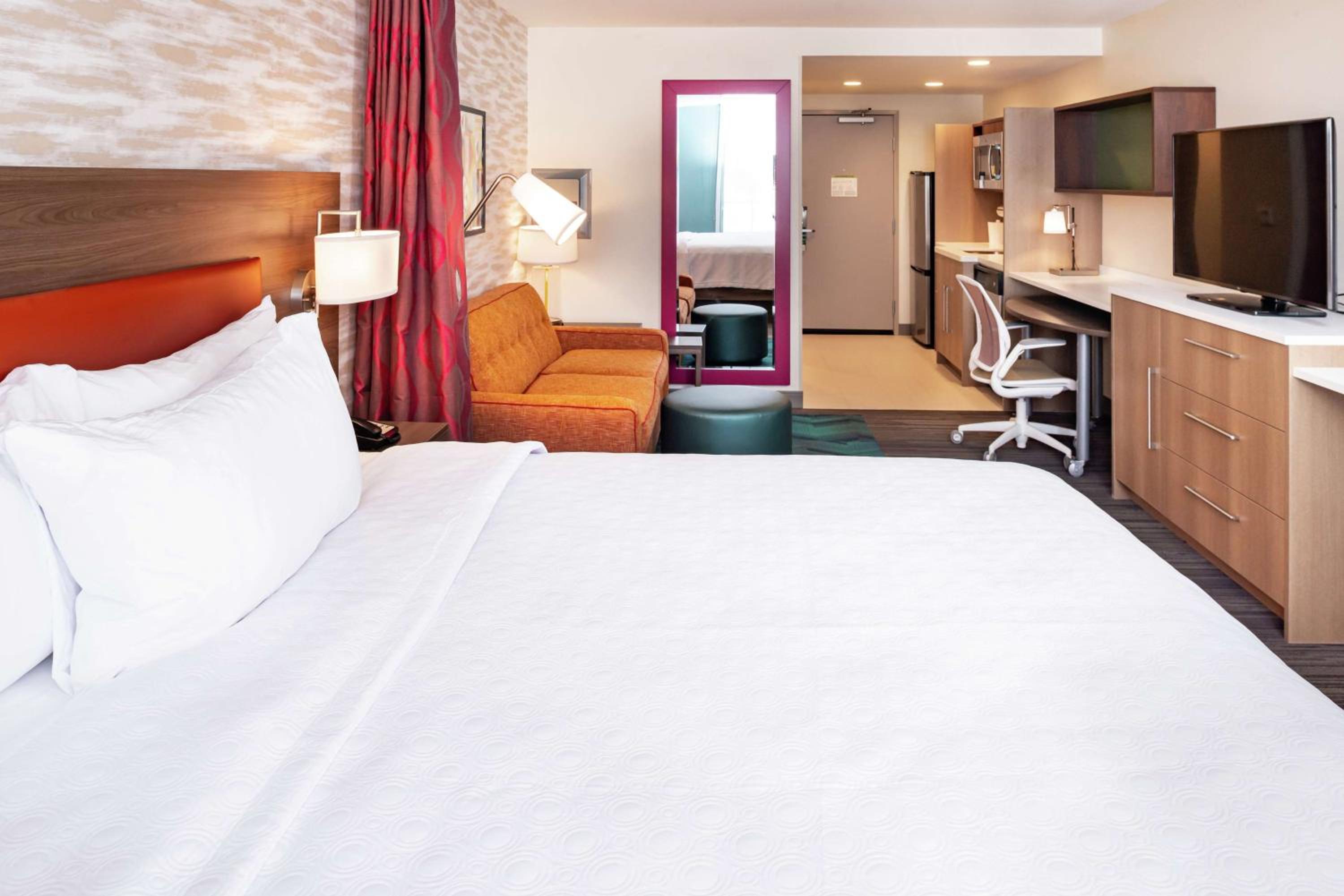 King Studio Suite - Non-Smoking - Photo 1