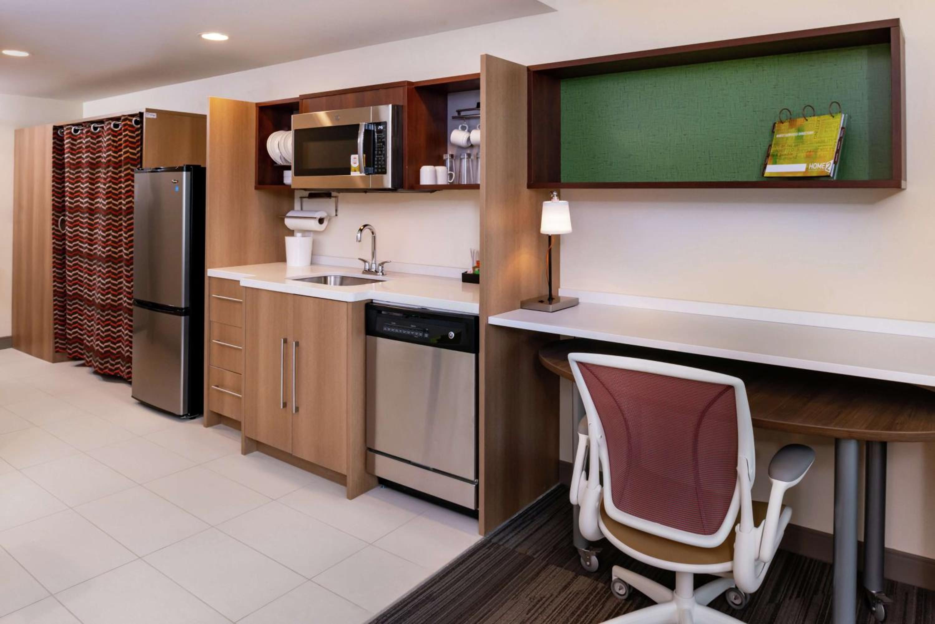 One-Bedroom King Suite - Non-Smoking - Photo 5