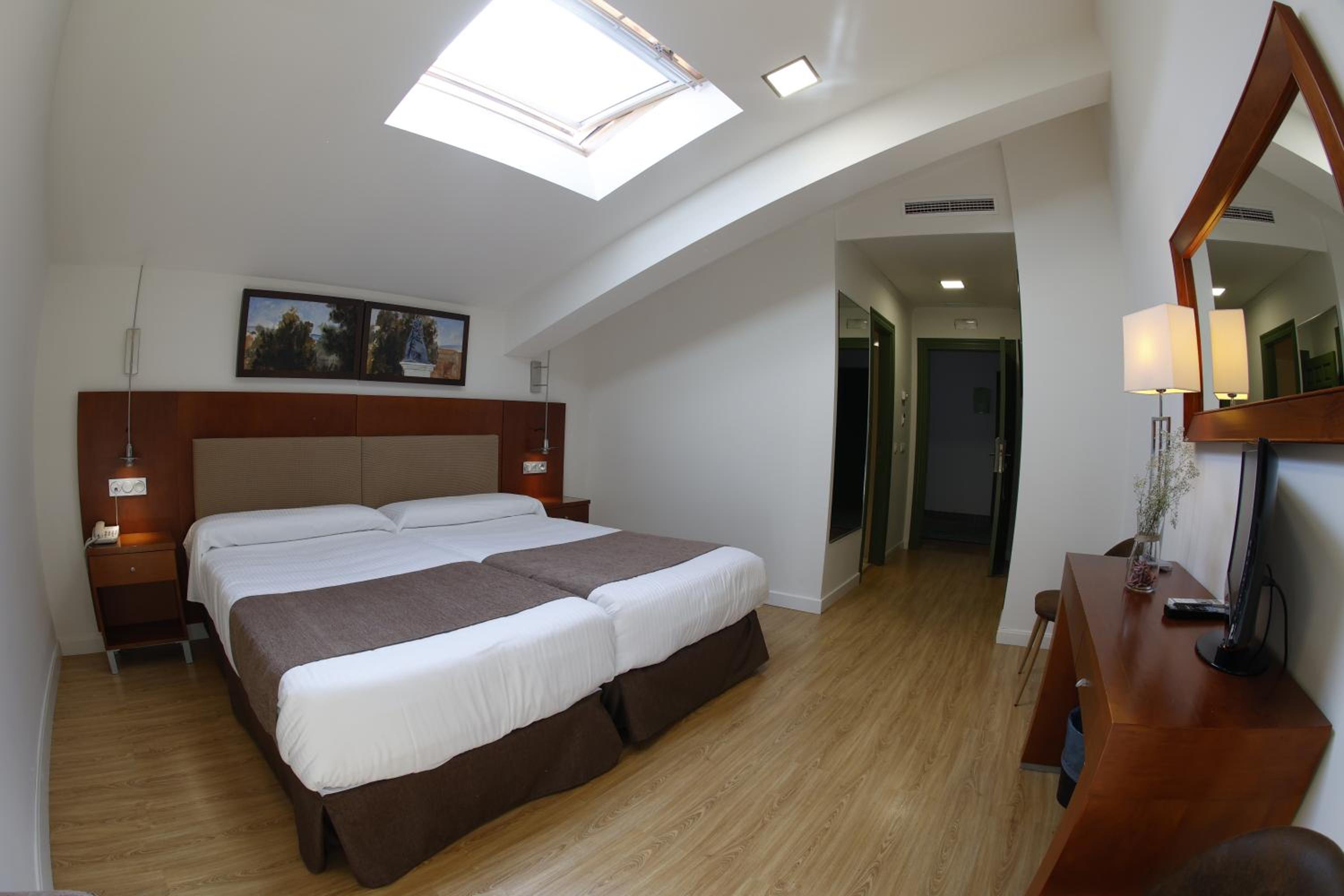 Double or Twin Room - Loft photo 3