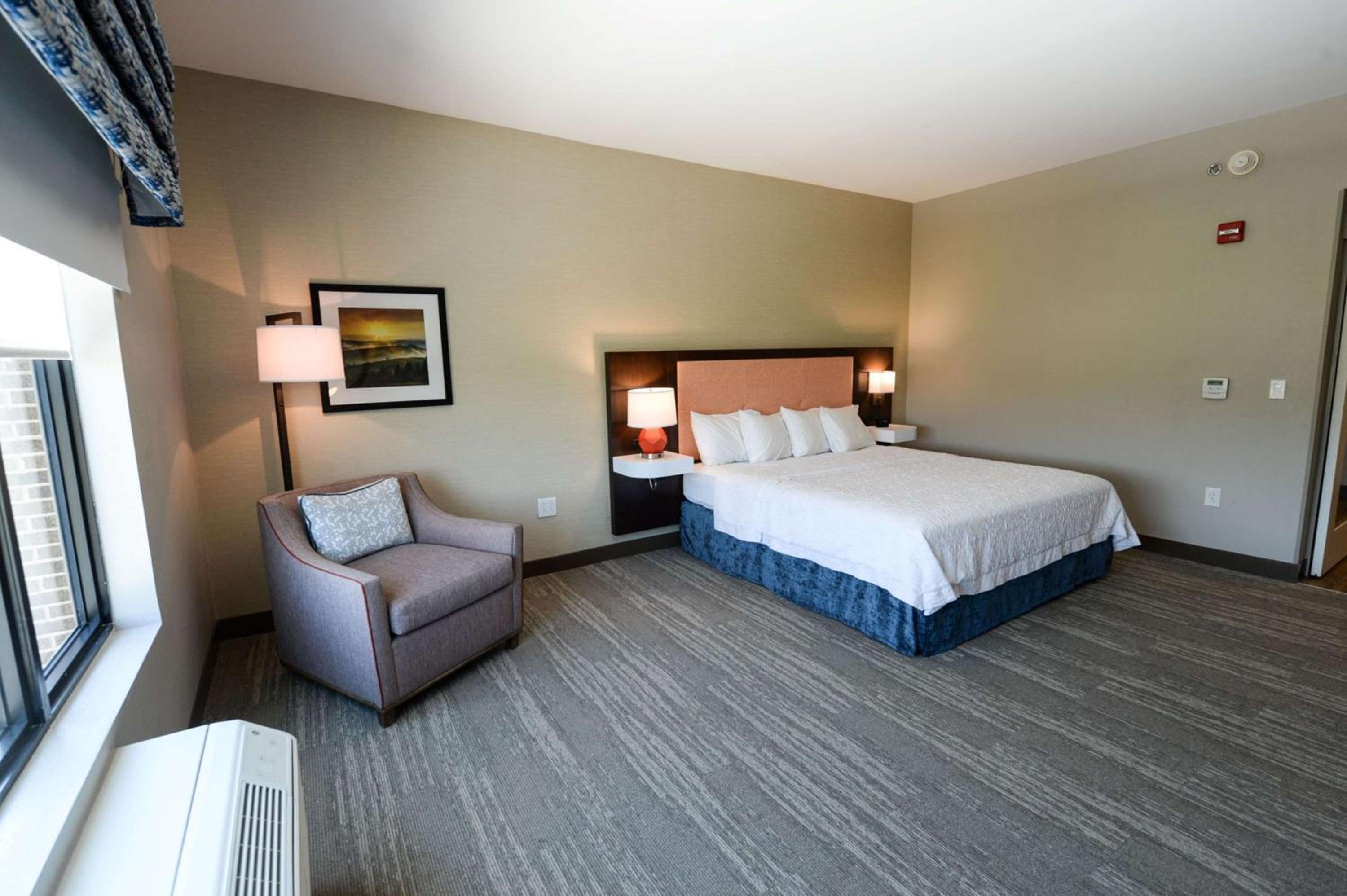 King Room - Mobility Access/Non-Smoking - Photo 3