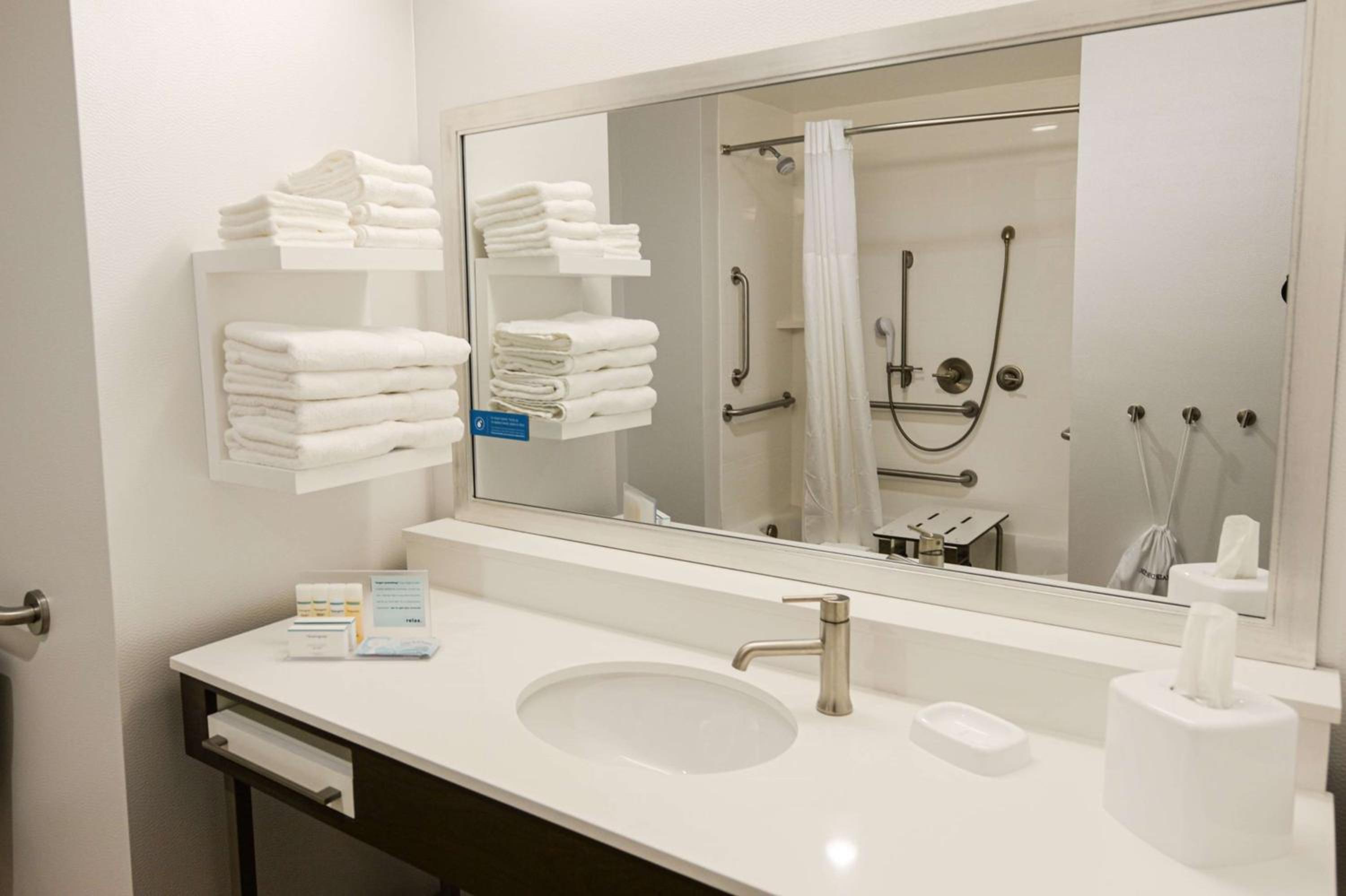 King Room - Mobility Access/Non-Smoking - Photo 5