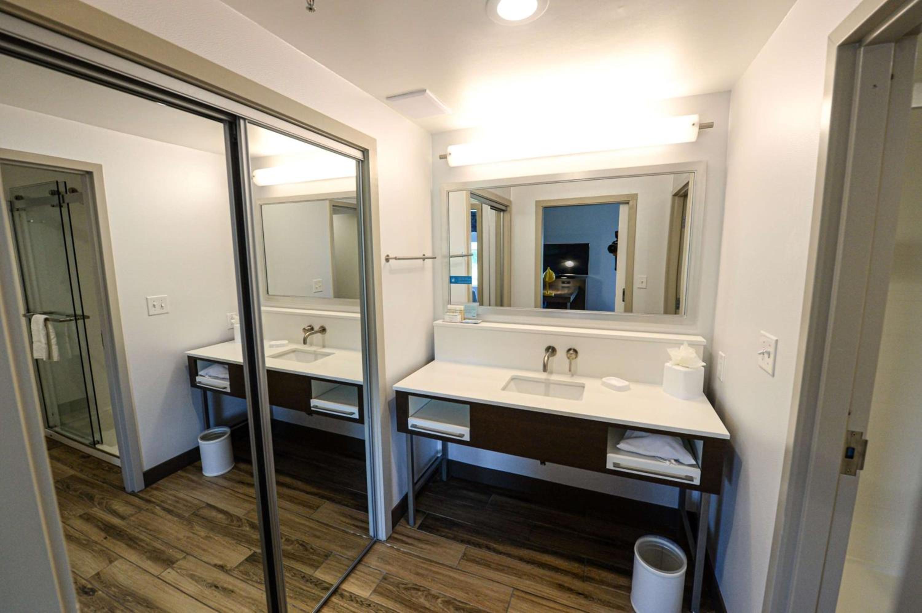 King Studio Suite - Non Smoking - Photo 3