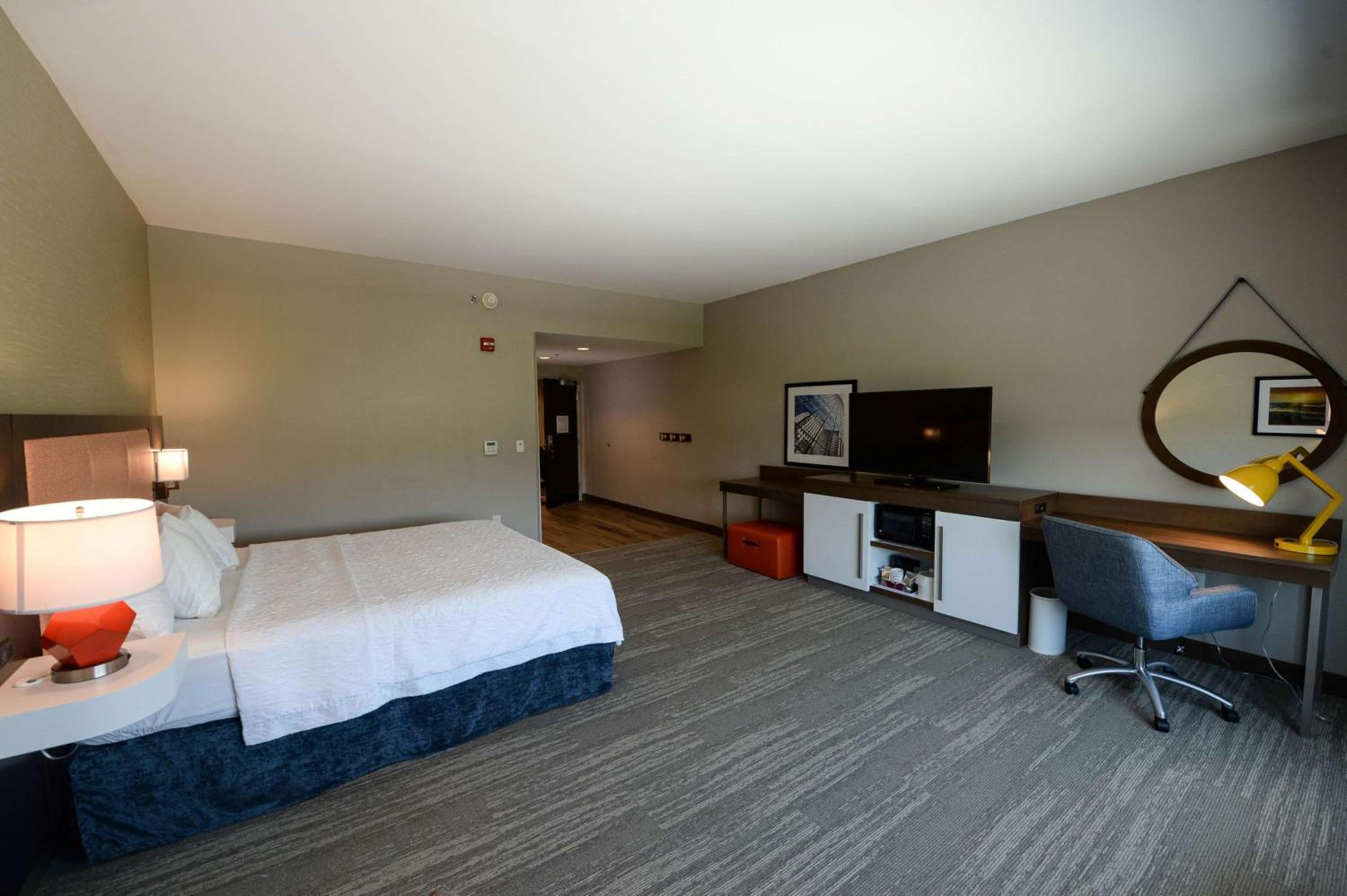 King Room - Mobility Access/Non-Smoking - Photo 1