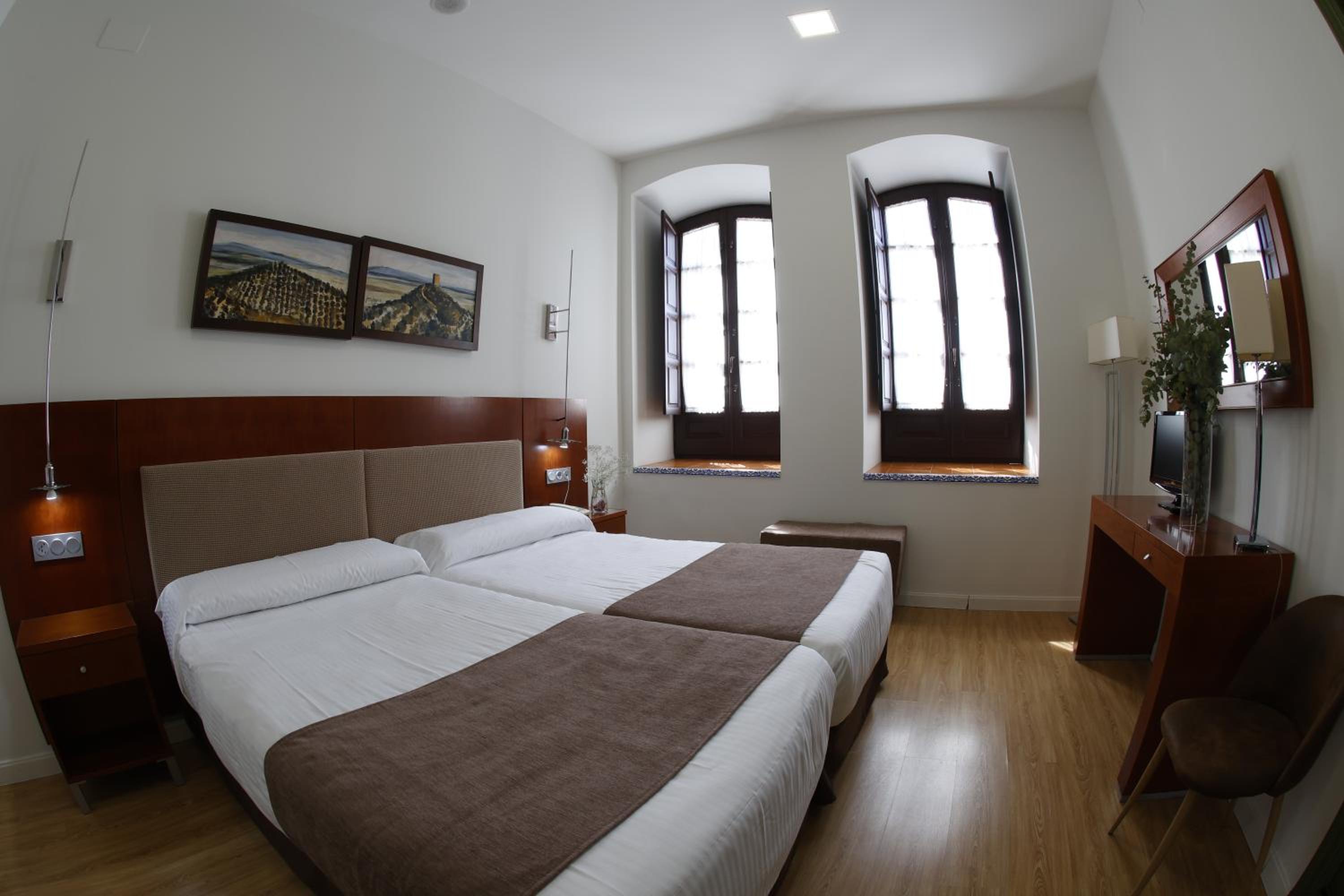 Double or Twin Room photo 3