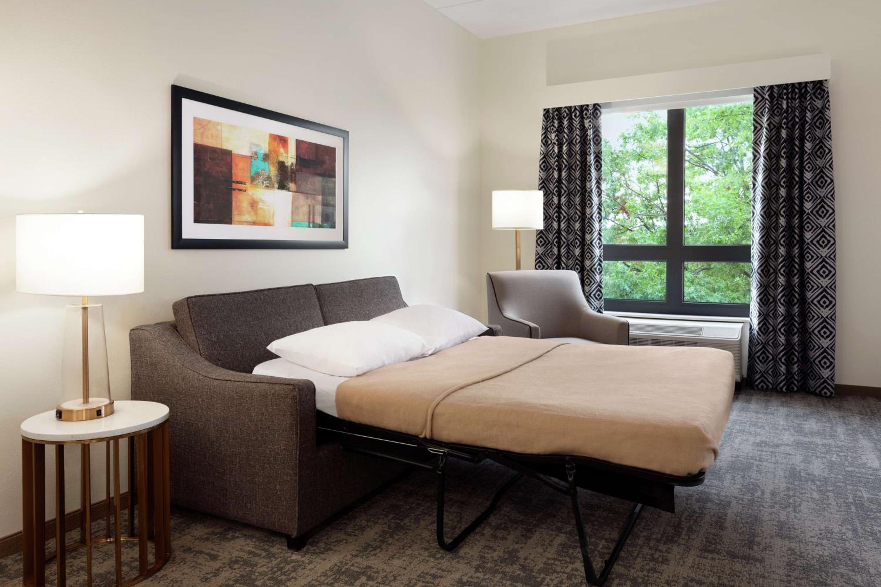 King Studio Suite - Non-Smoking - Photo 2