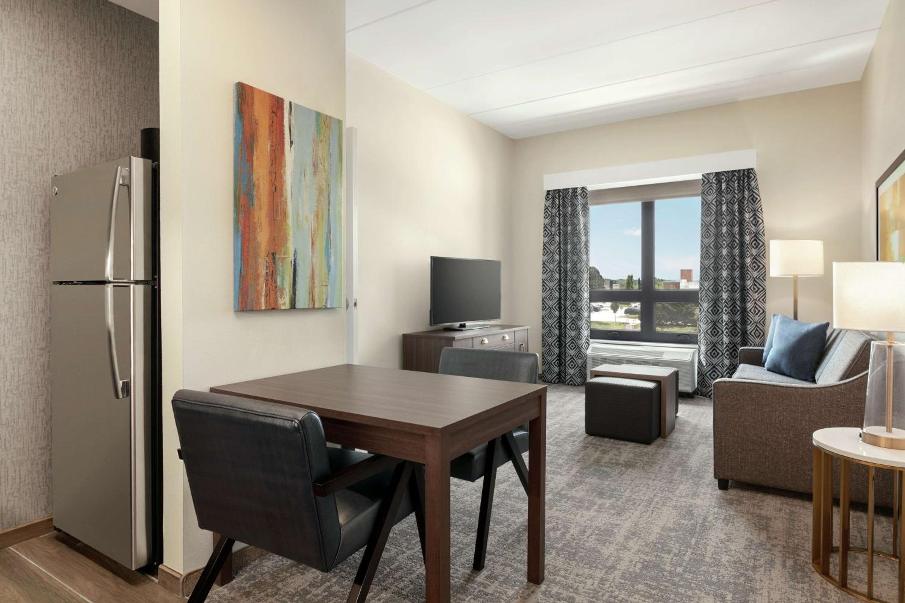One-Bedroom King Suite - Non-Smoking - Photo 5