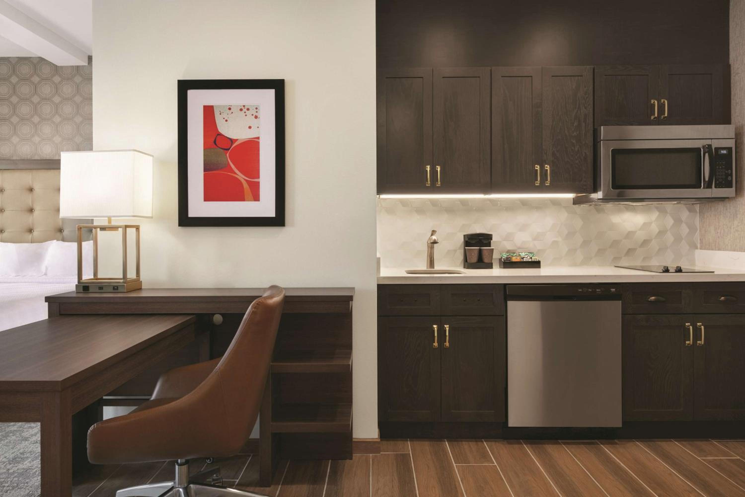 King Studio Suite - Non-Smoking - Photo 5