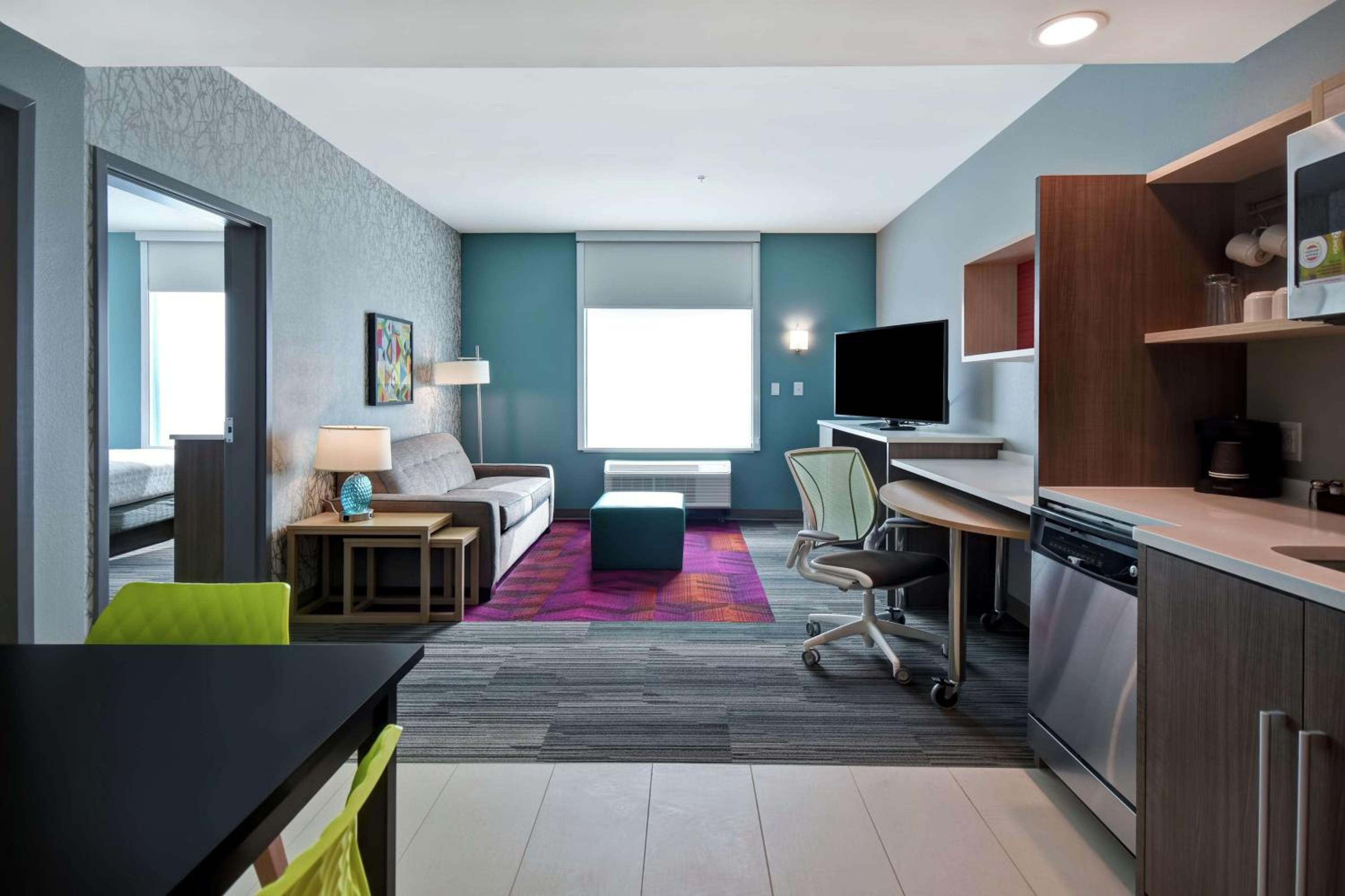 King Suite - Hearing Access/Non-Smoking - Photo 1