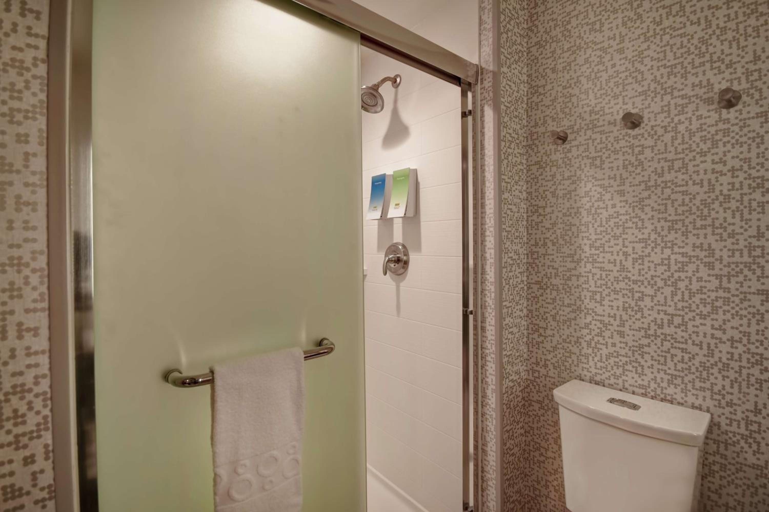 King Studio Suite - Non-Smoking - Photo 4