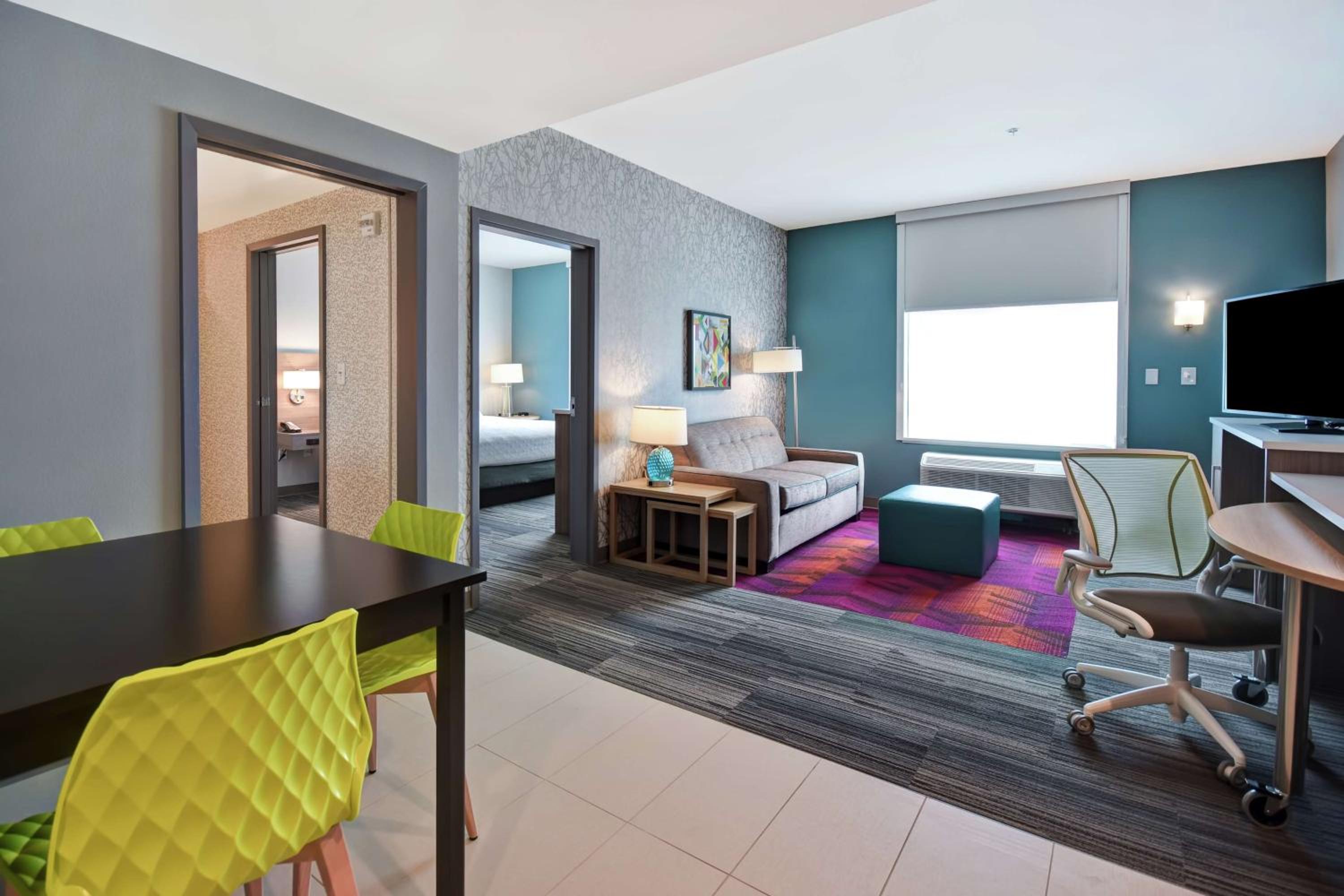 King Suite - Mobility Access/Non-Smoking - Photo 1