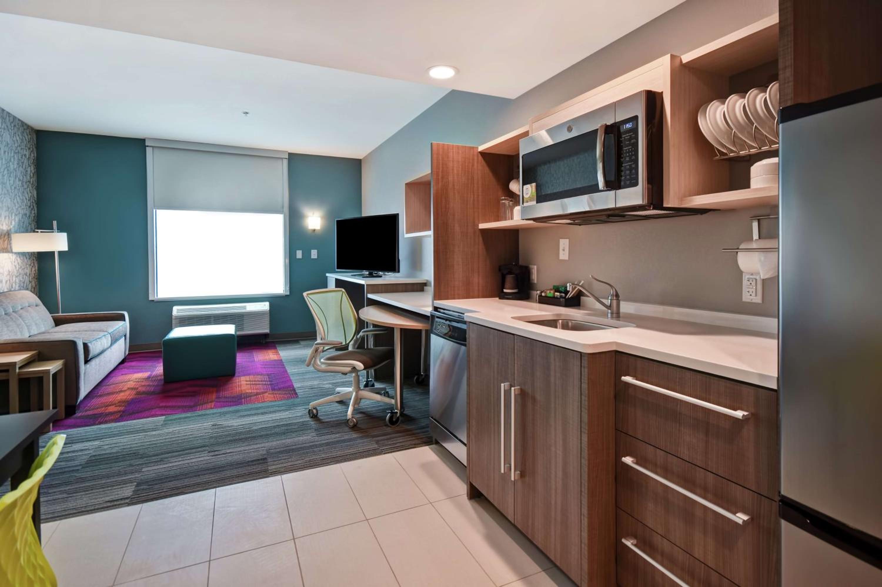 King Suite - Hearing Access/Non-Smoking - Photo 4