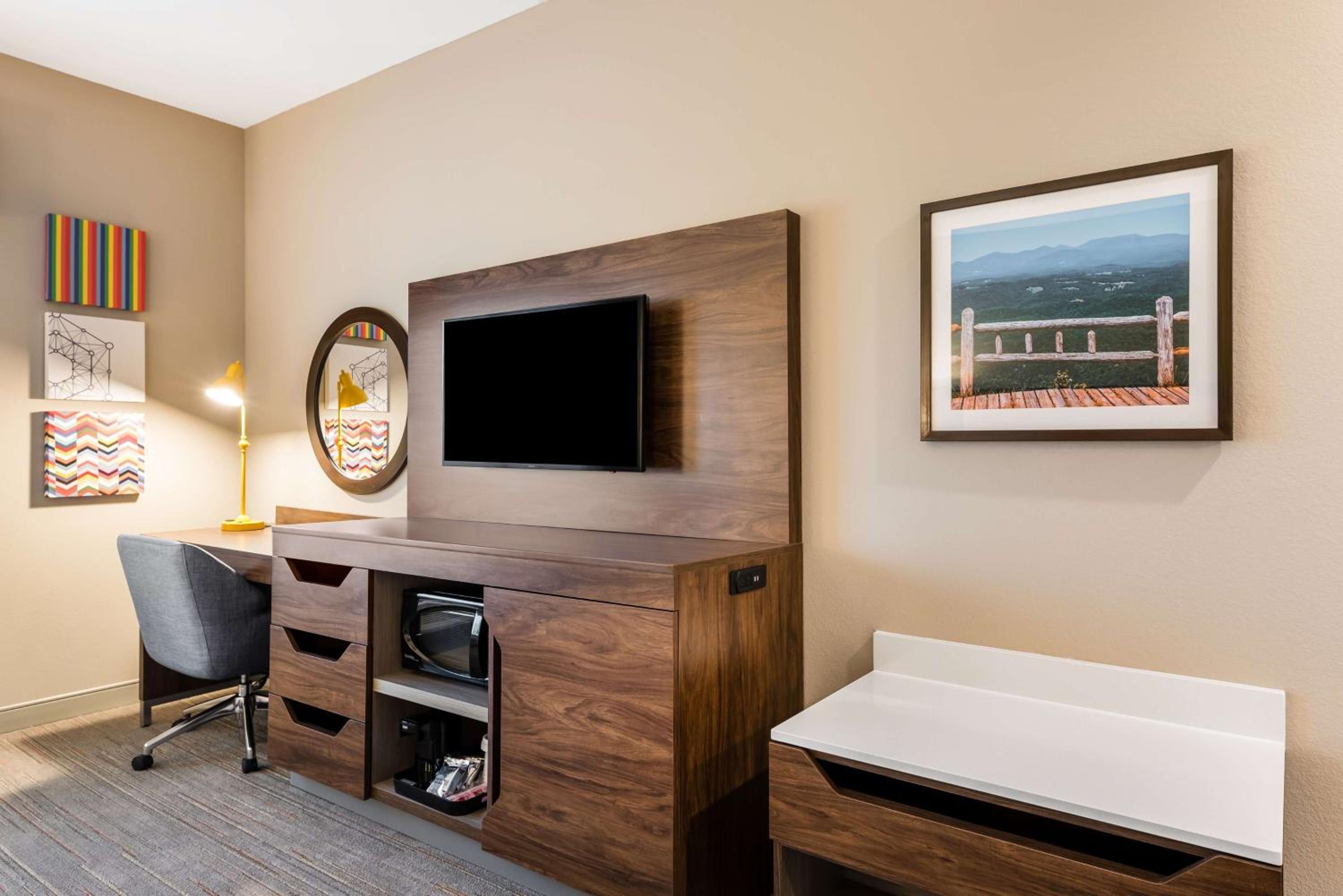 King Room - Hearing Access/Non-Smoking - Photo 1
