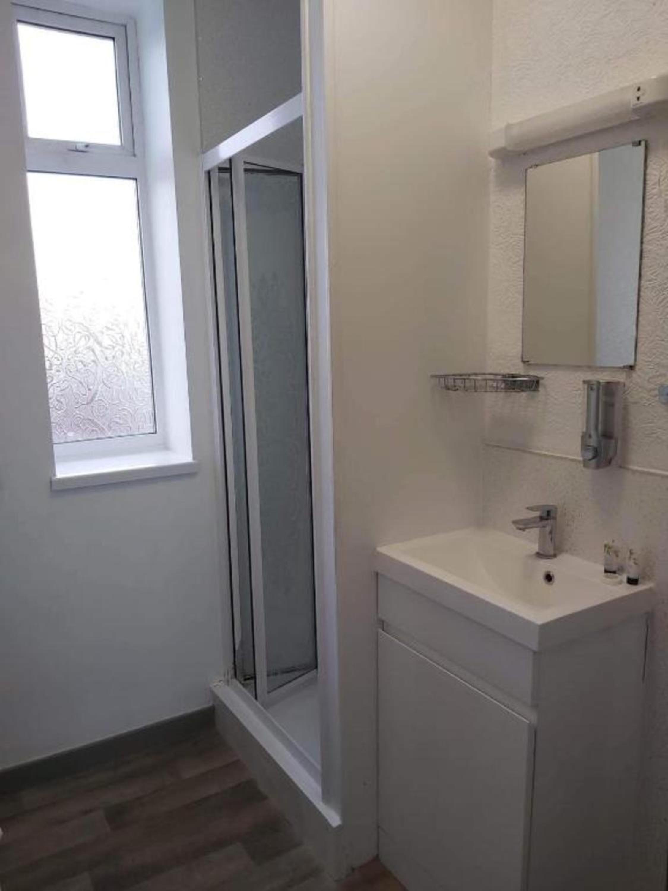 Standard Double Room - Photo 2