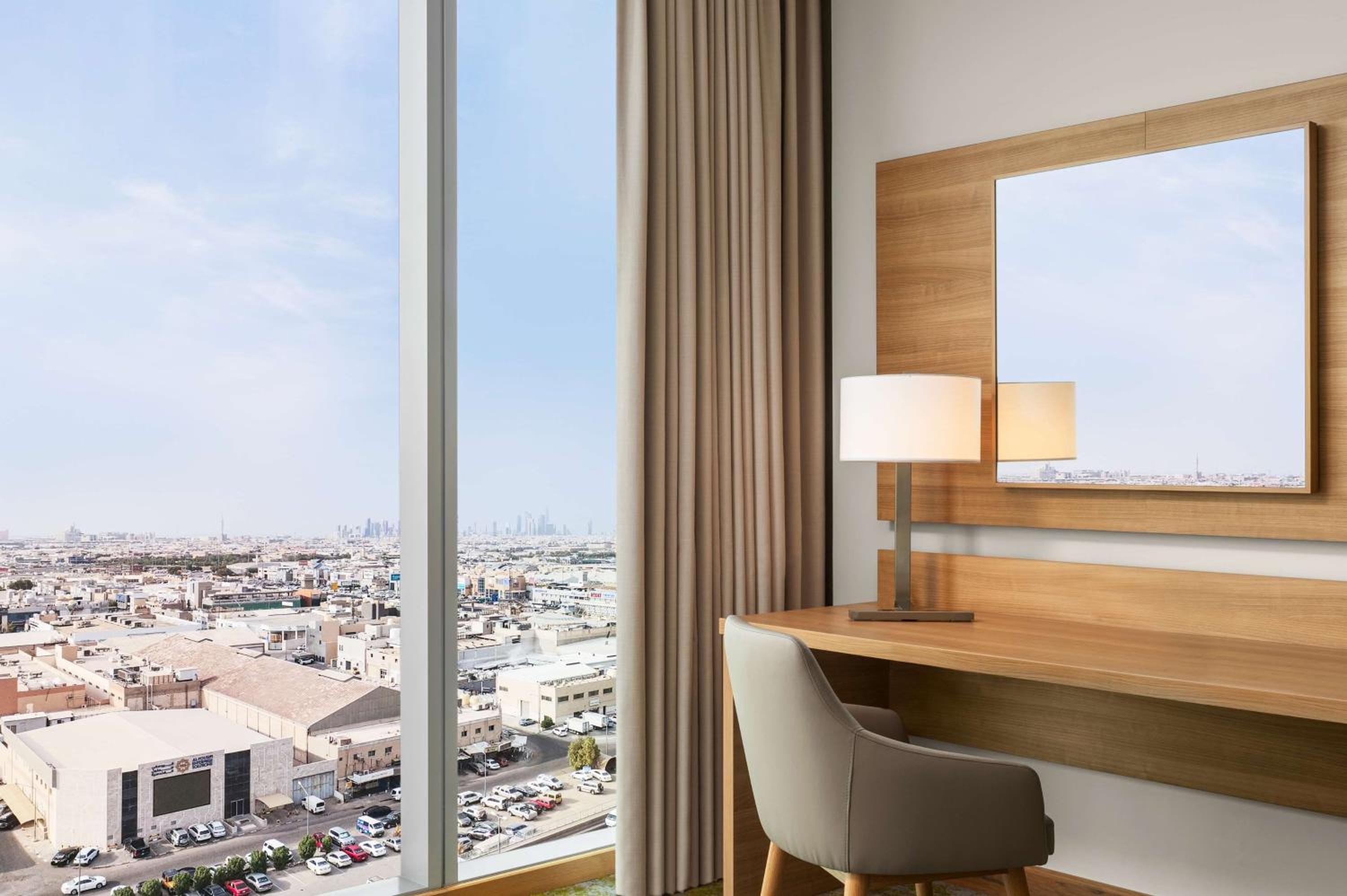 Twin Room with City View - Photo 2
