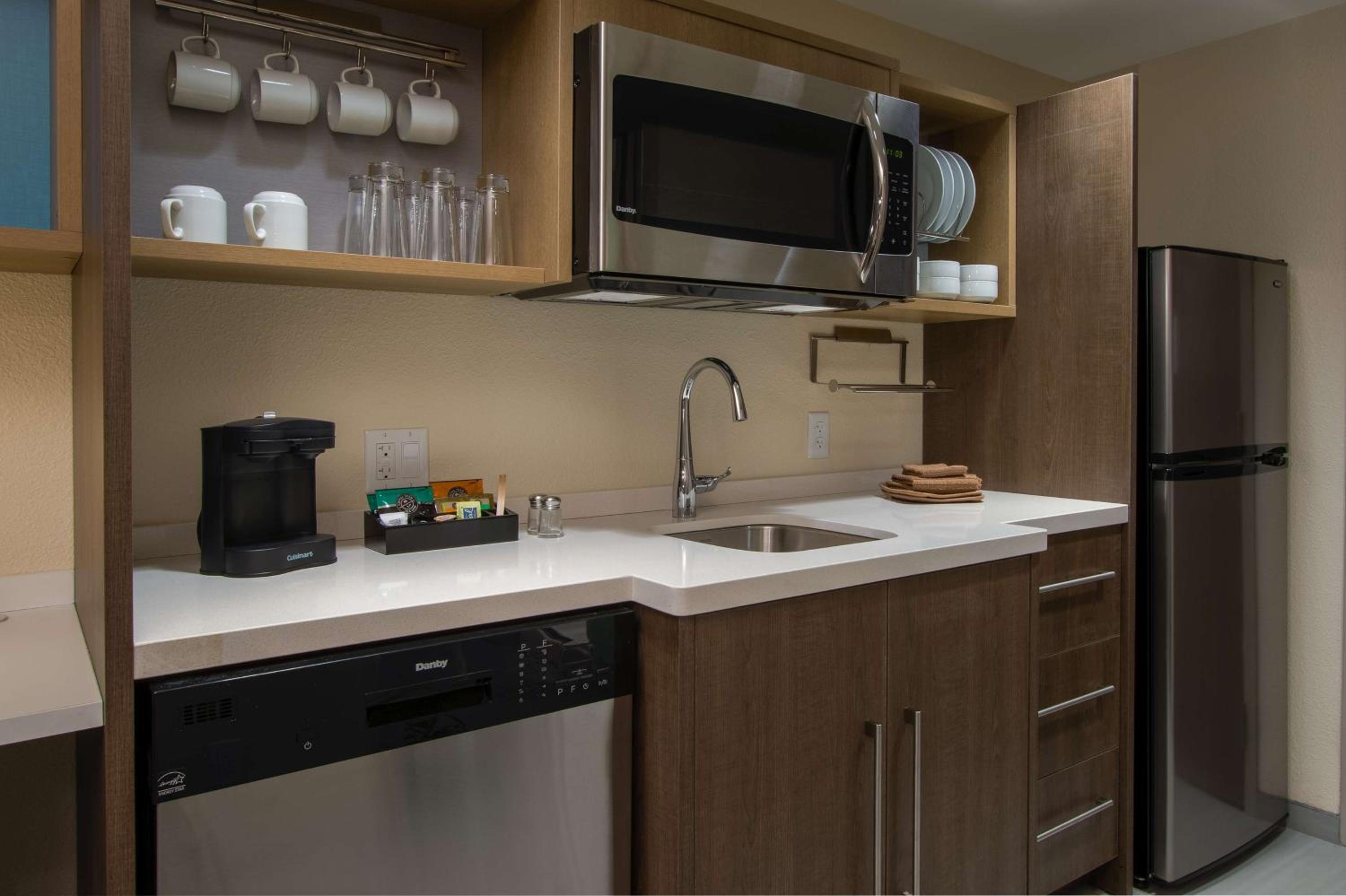 King Studio Suite - Non-Smoking photo 3