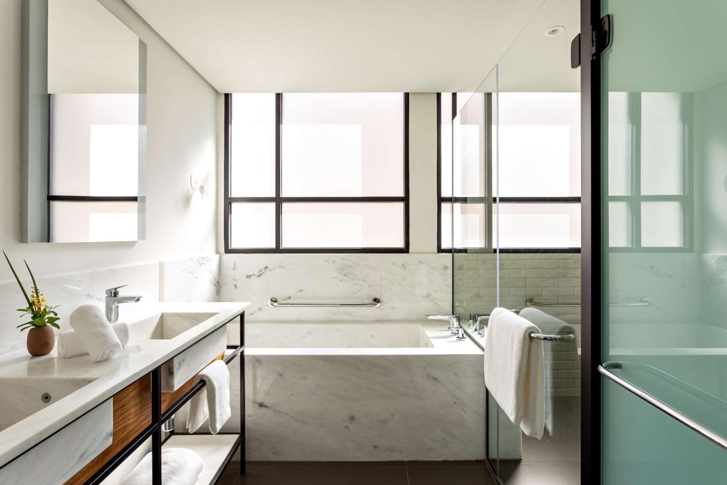 One-Bedroom King Suite - Photo 16