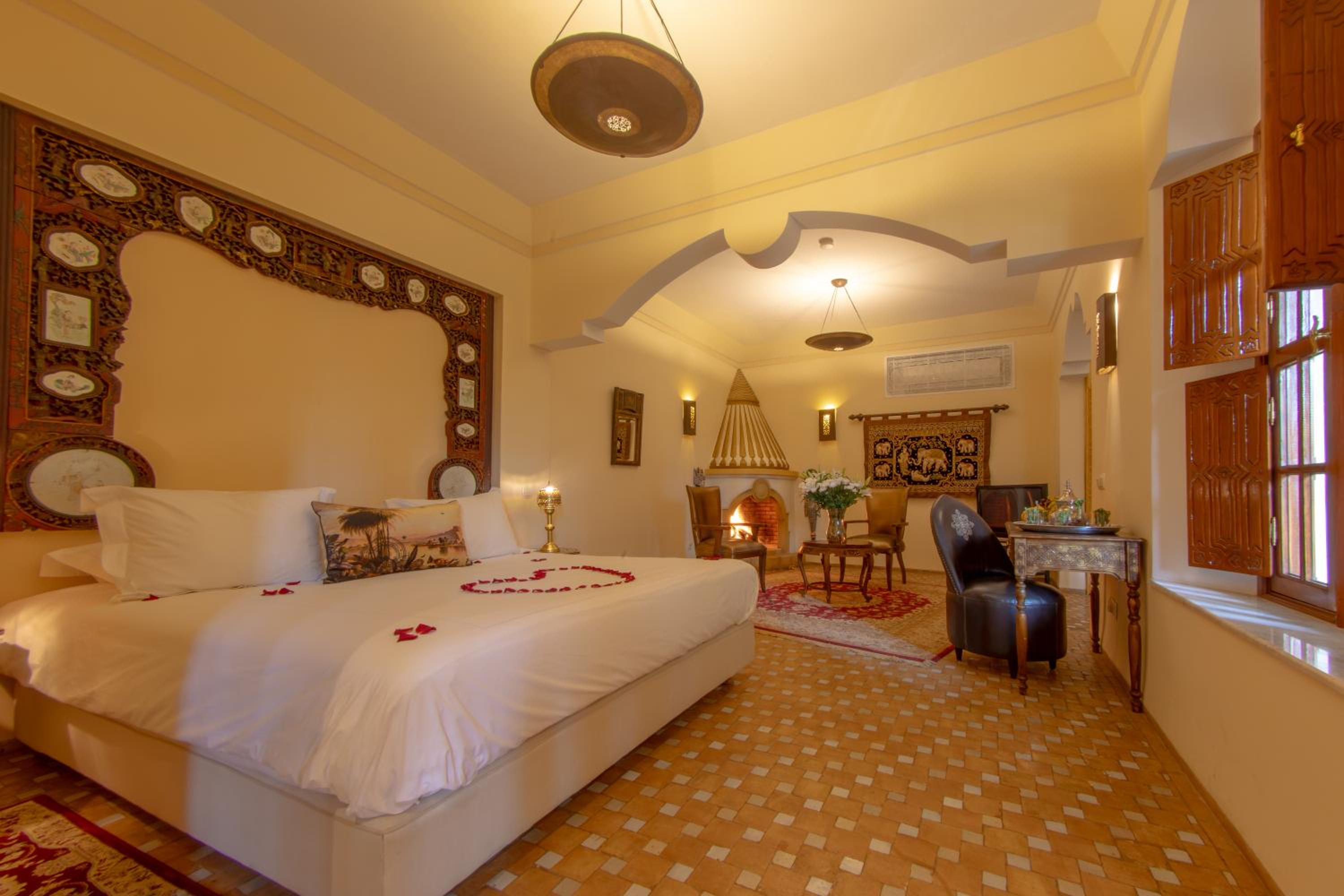 Deluxe Suite - Photo 14