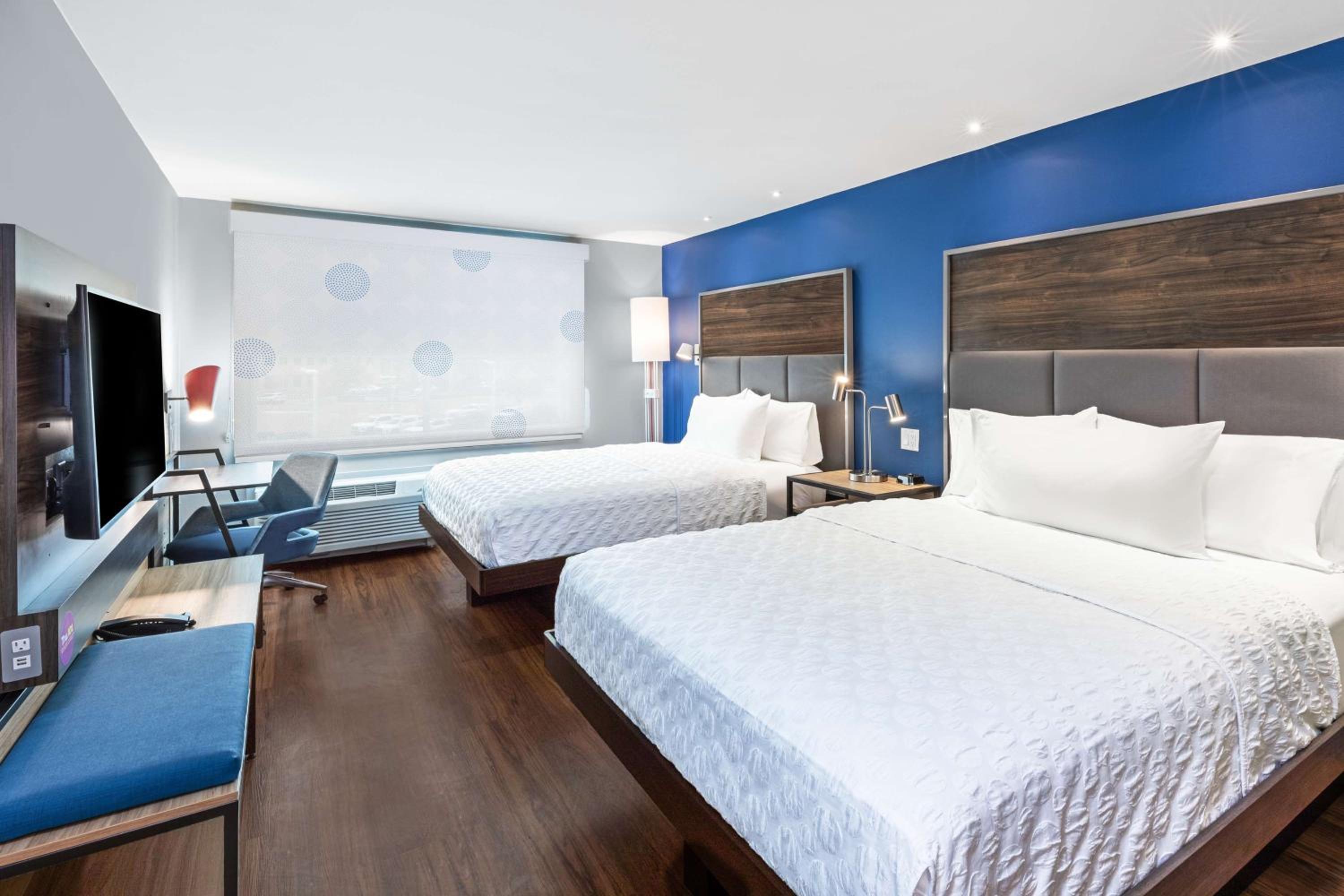 Queen Room with Two Queen Beds - Photo 1