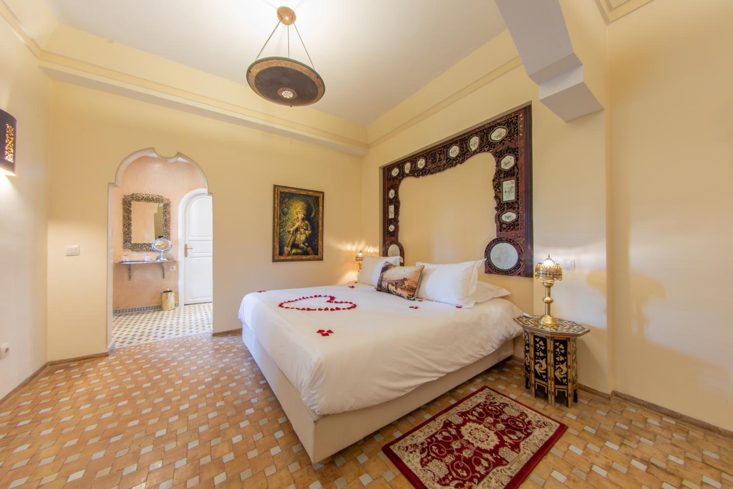 Deluxe Suite - Photo 15