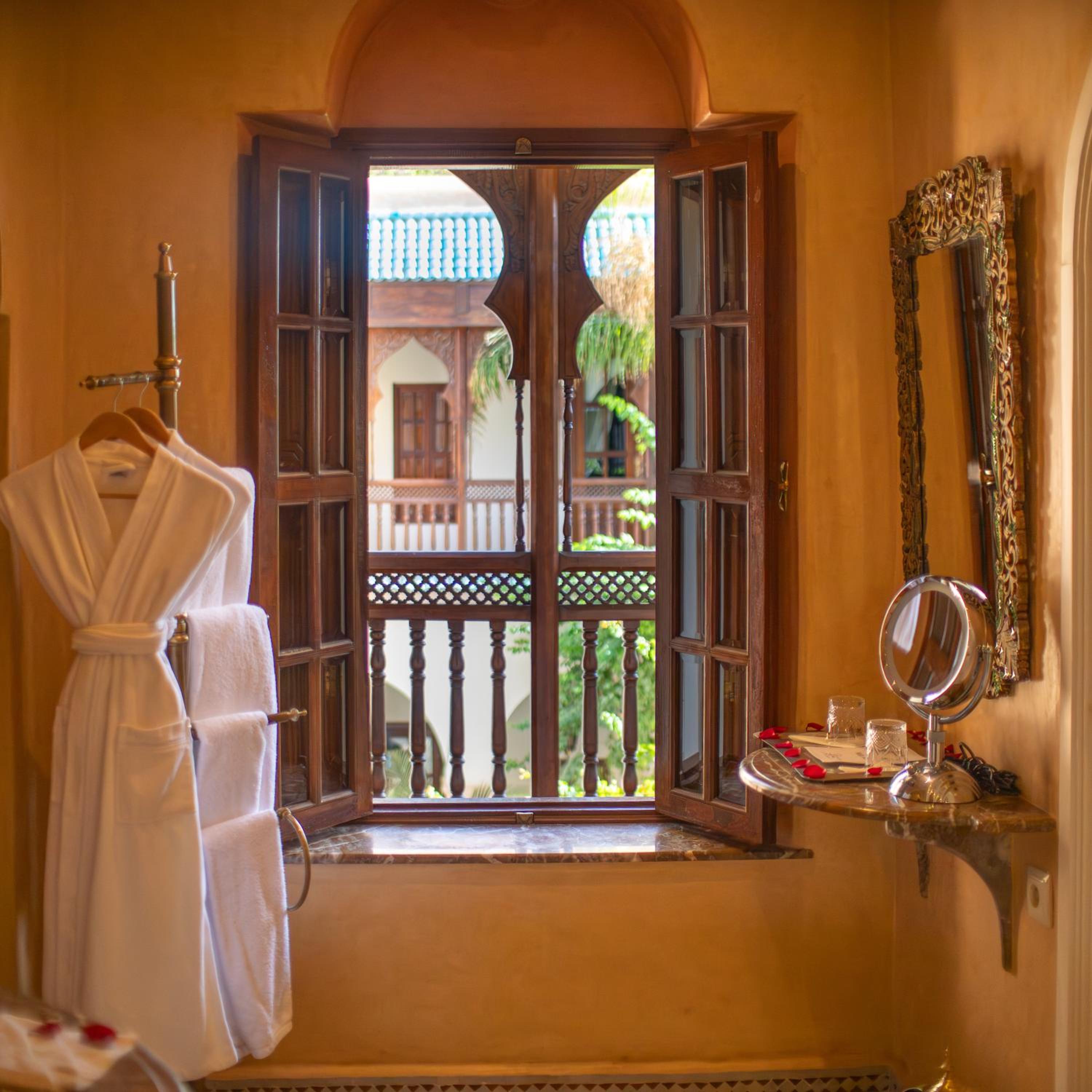 Deluxe Suite - Photo 29