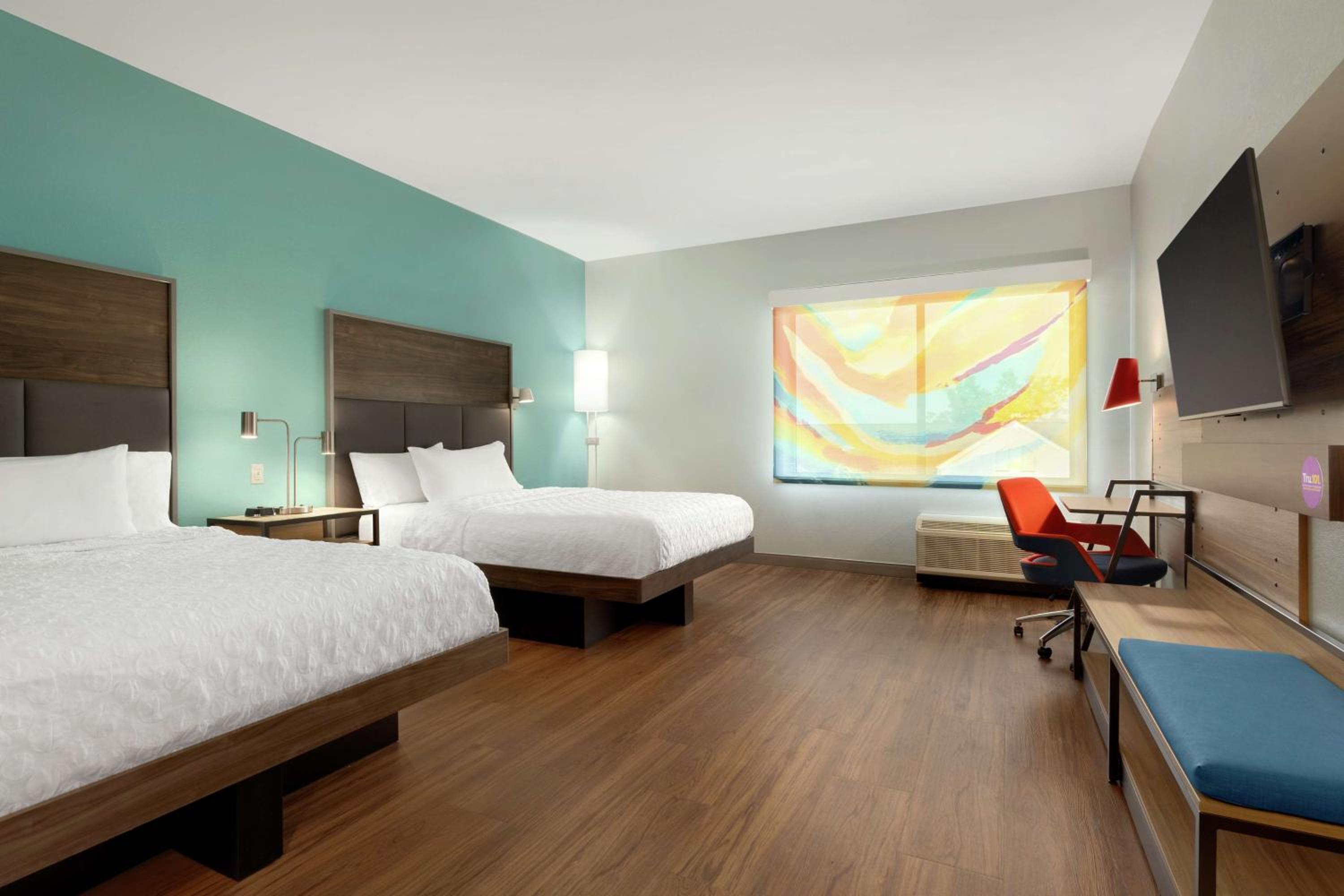 Queen Room with Two Queen Beds - Mobility and Hearing Access - Photo 5