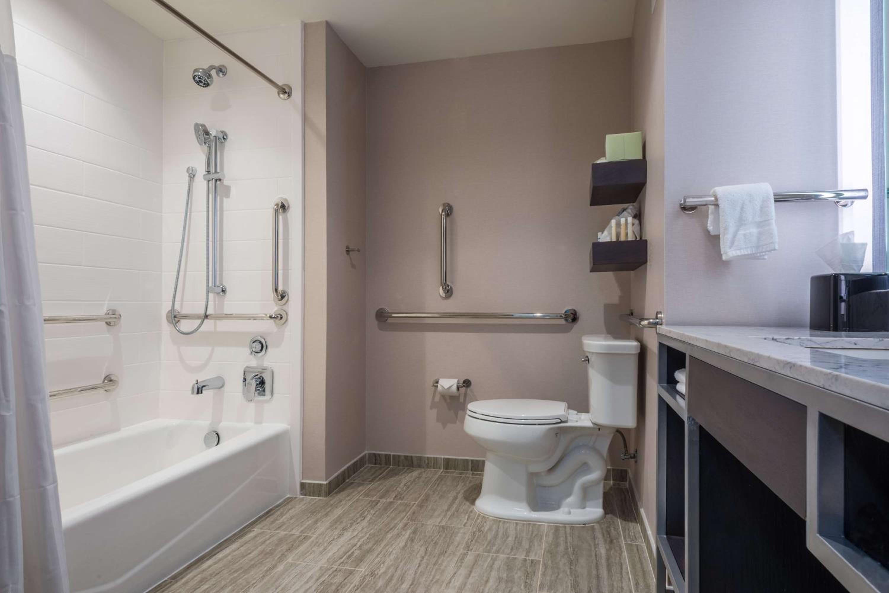 Queen Room with Two Queen Beds - Mobility and Hearing Access - Photo 5