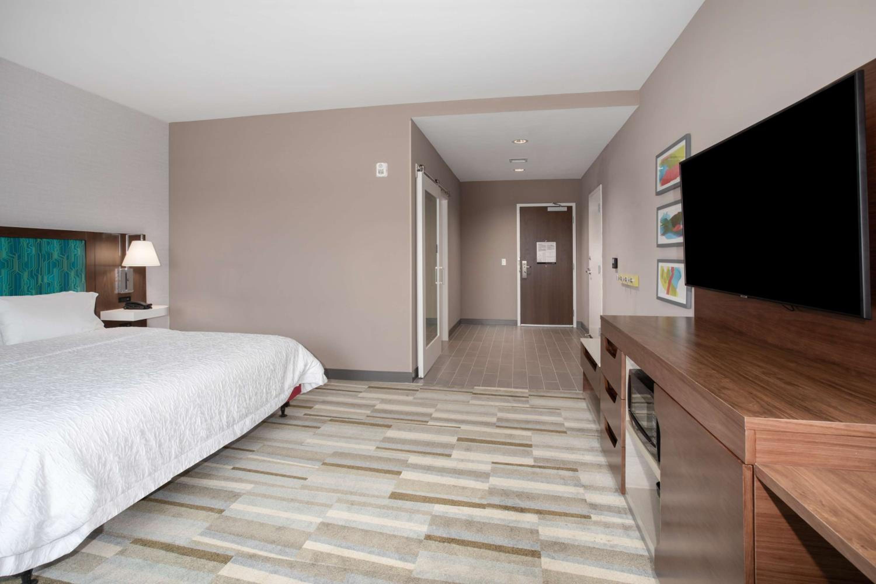 King Room - Mobility Access/Non-Smoking - Photo 3