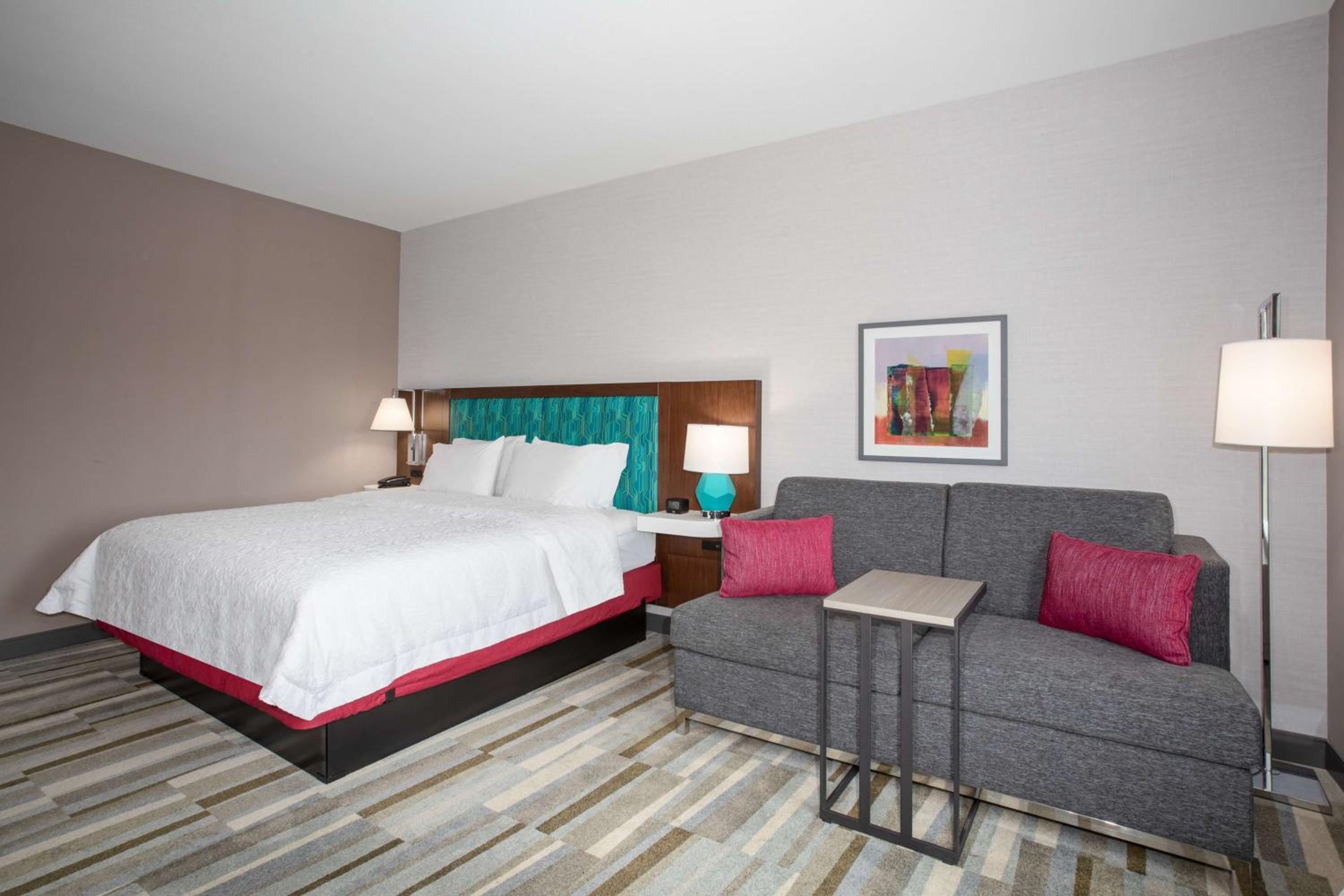 King Room with Sofa Bed - Non-Smoking - Photo 2