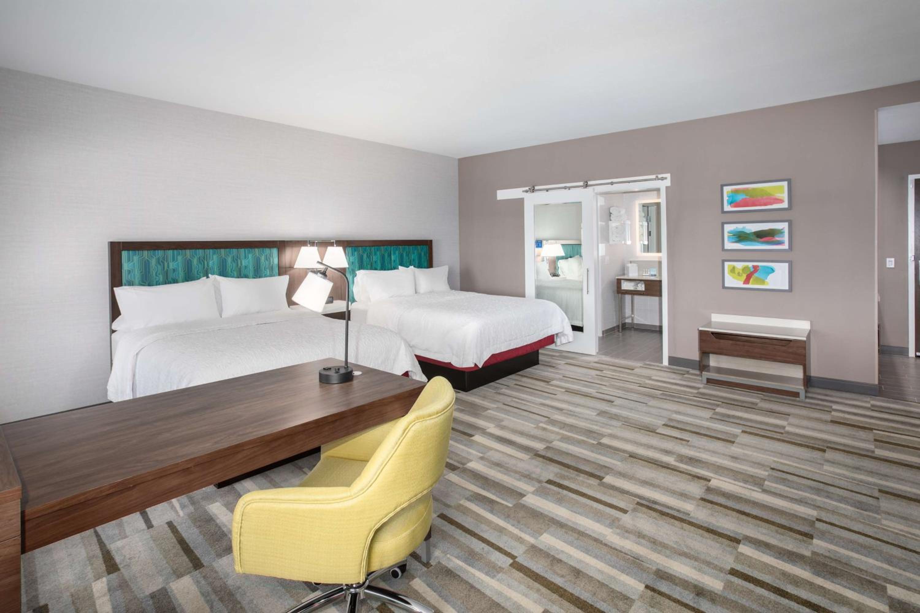 Studio Suite with Two Queen Beds - Non-Smoking - Photo 3