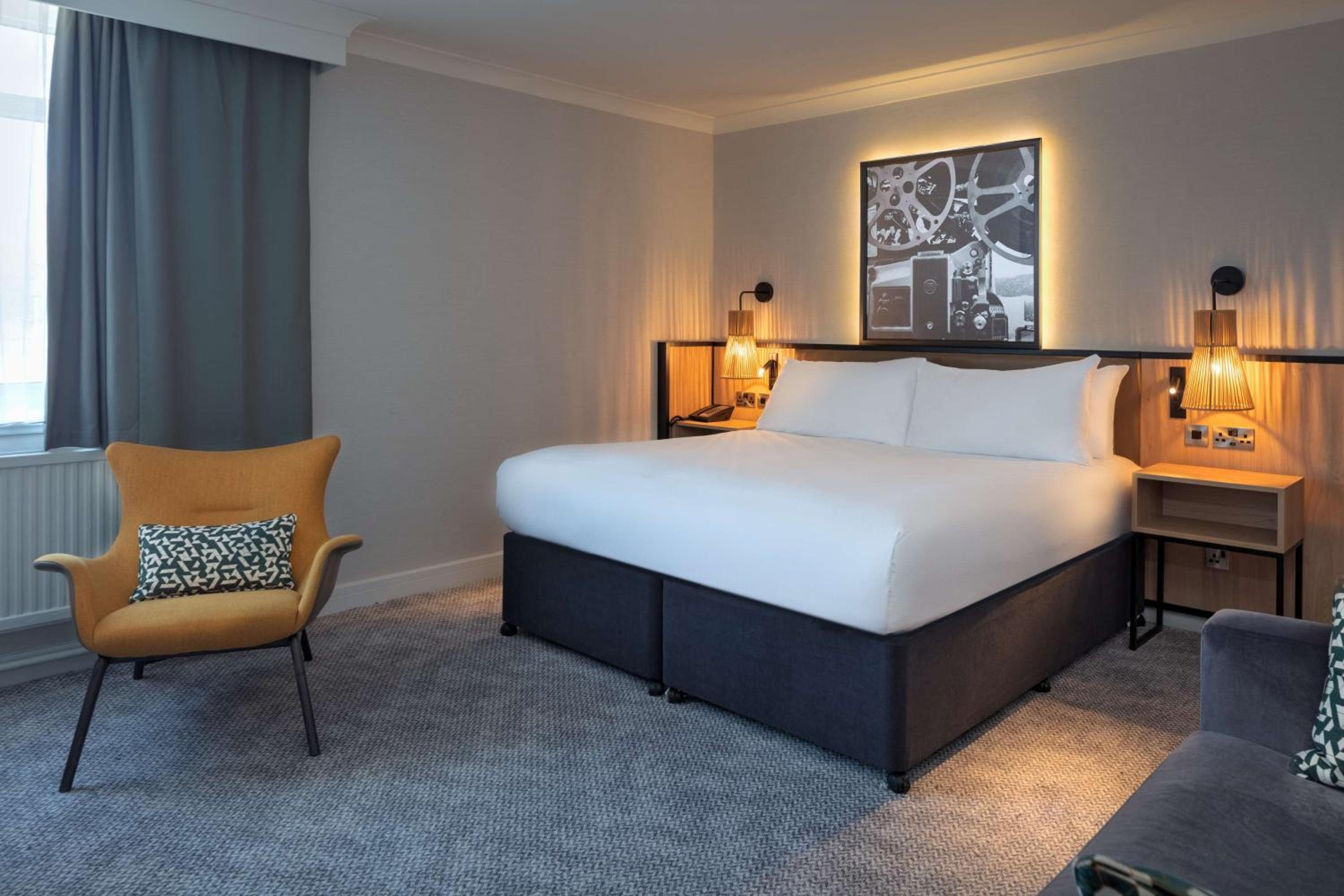 Queen Deluxe Room with Double Sofa Bed