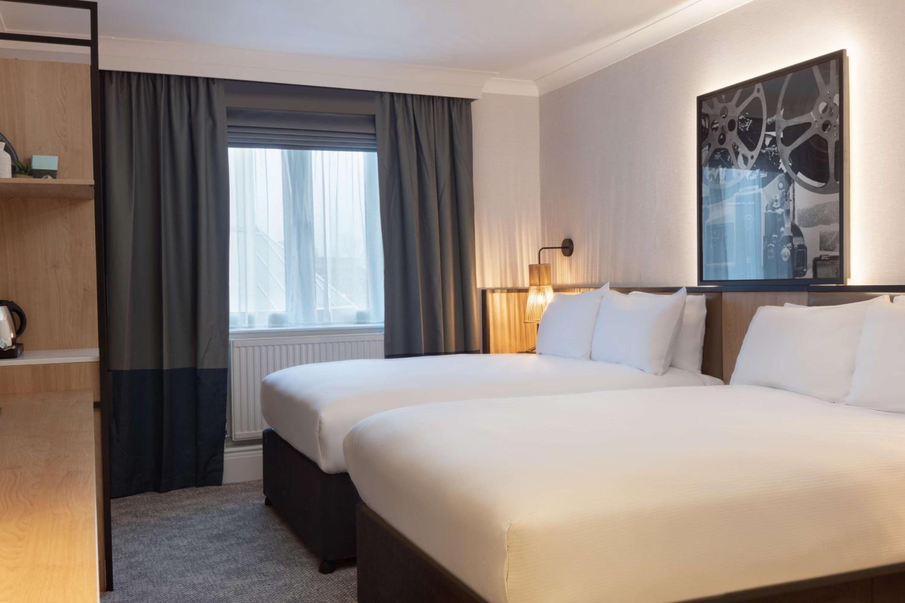 Double Room with Two Double Beds - Photo 3
