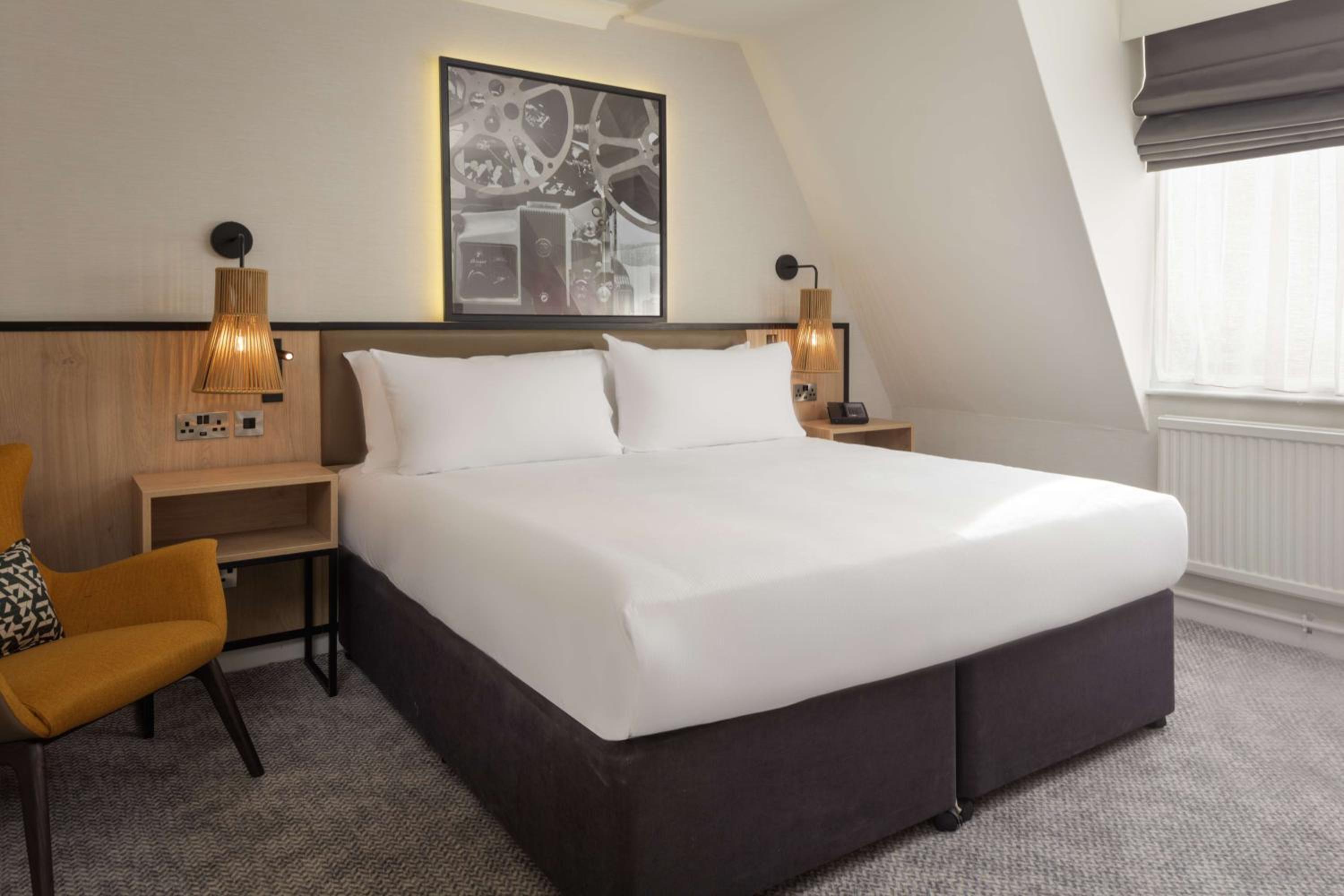 King Guest Room - Photo 2