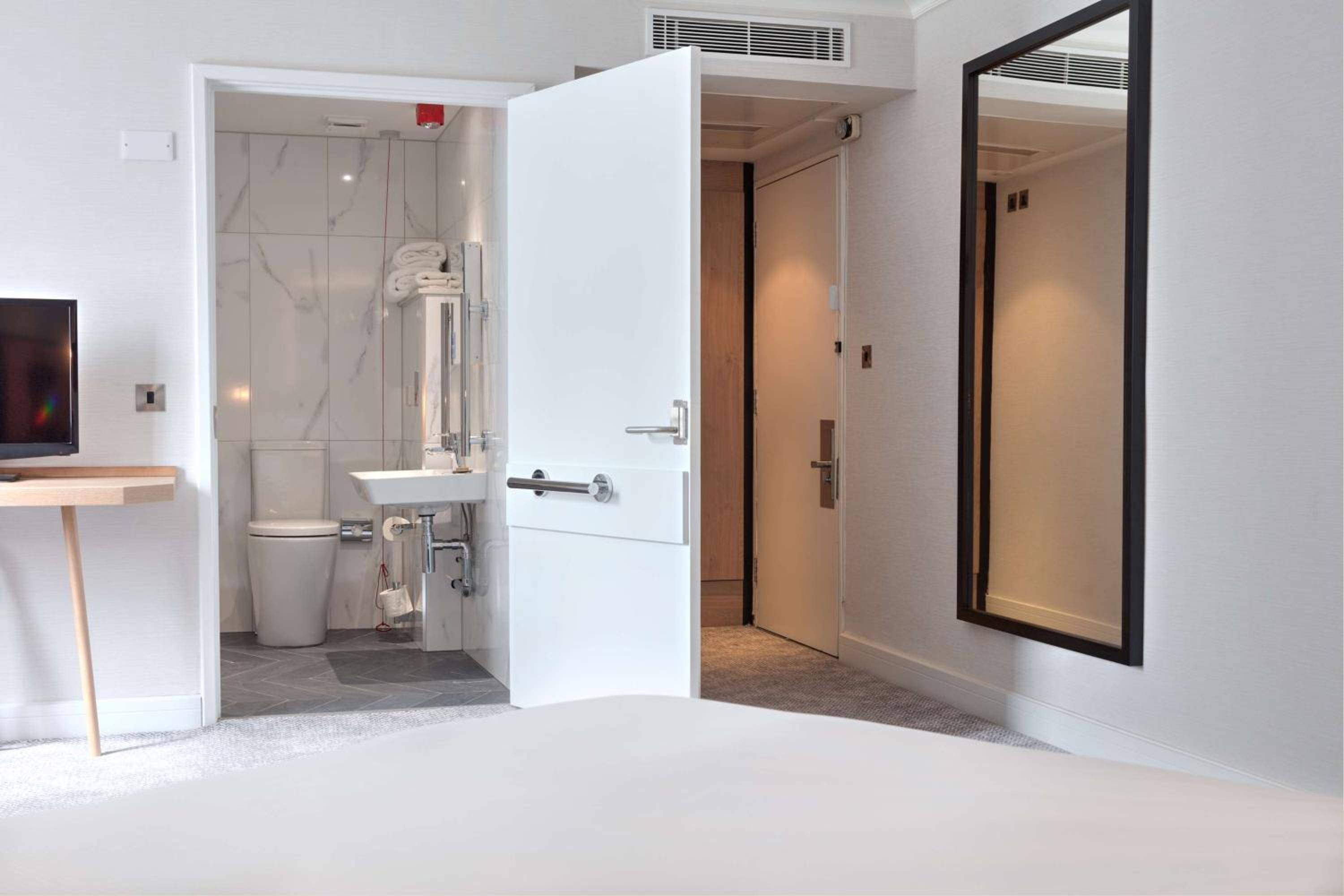 Queen Room - Accessible - Photo 2