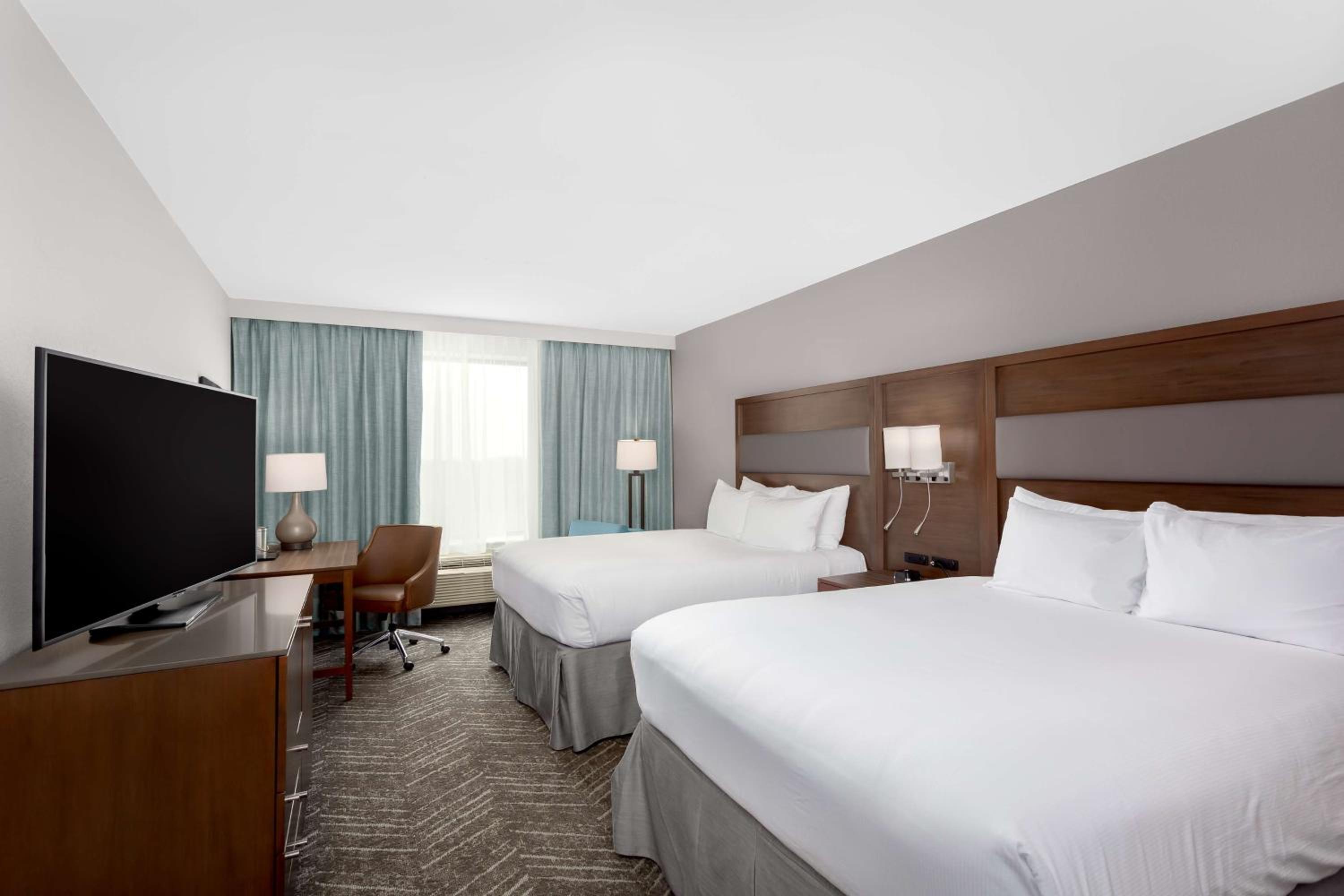 Queen Room with Two Queen Beds - Hearing Access