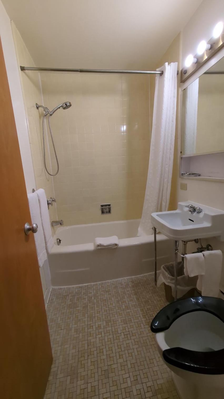 Standard Queen Room - Photo 2