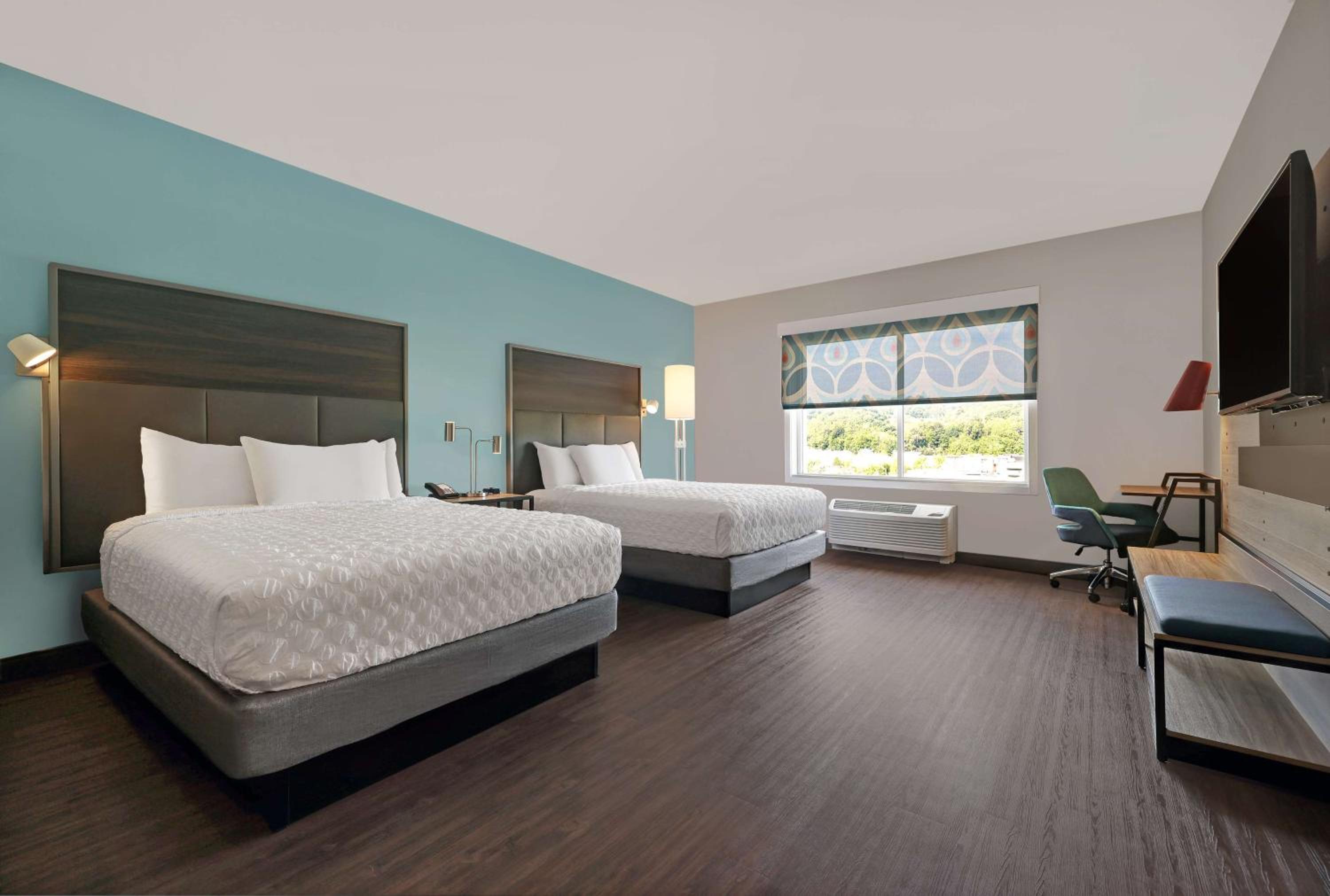 Queen Room with Two Queen Beds and Roll-In Shower - Mobility Access - Photo 1