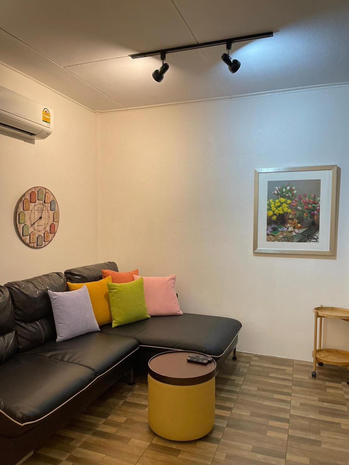 One-Bedroom Suite - Photo 2