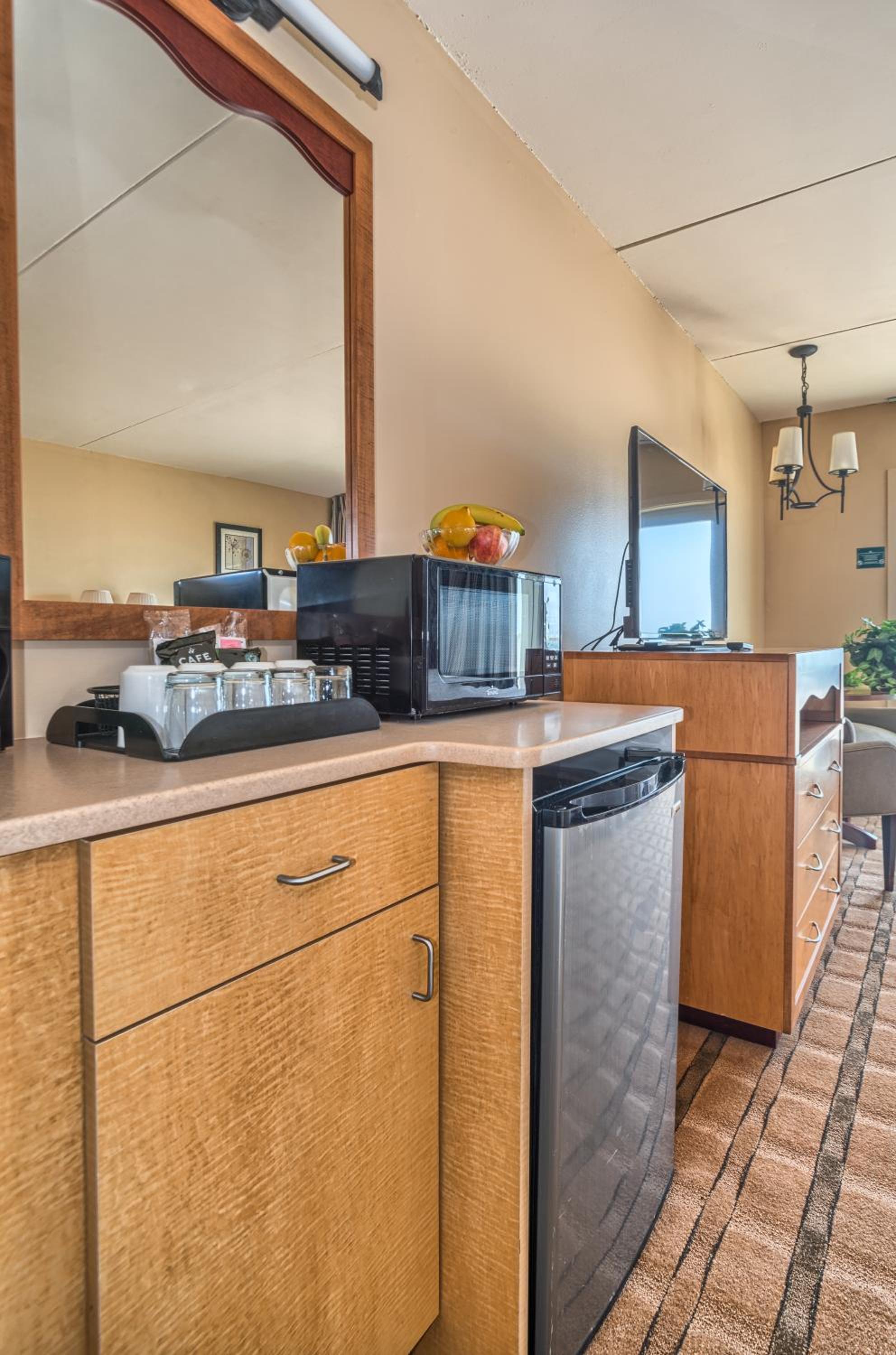 Queen Oceanfront Hotel Room  photo 2