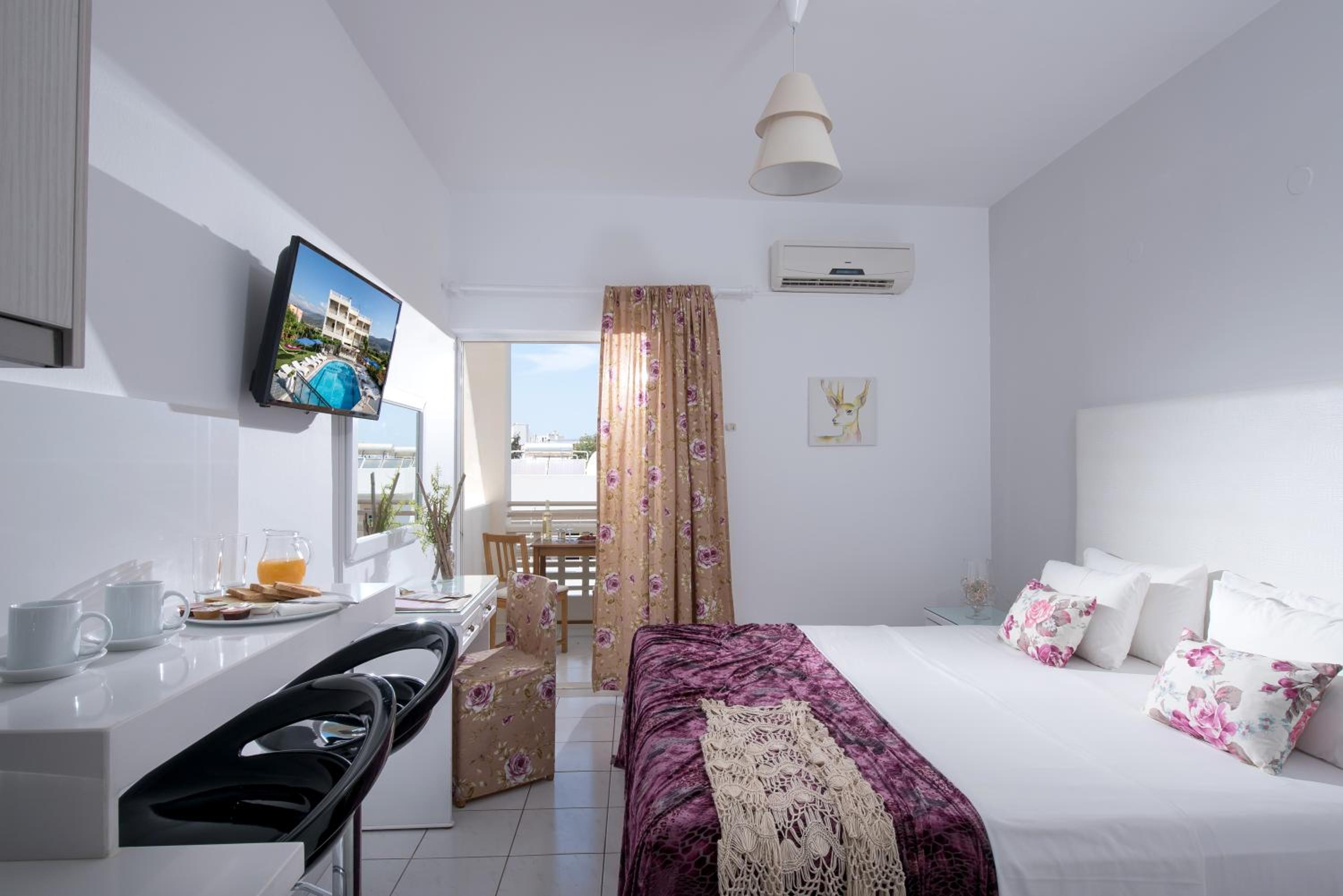 Superior Room (up to 2 people) photo 2
